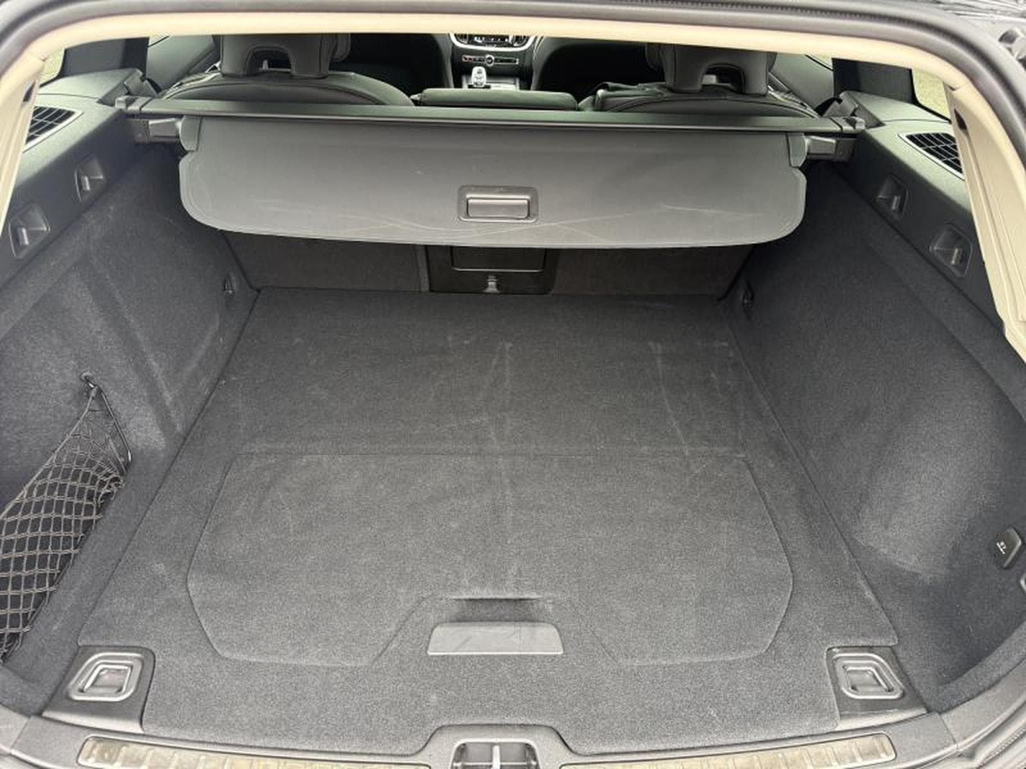 Volvo V60 B4 Plus Dark / Essence (2025) - Foto 19