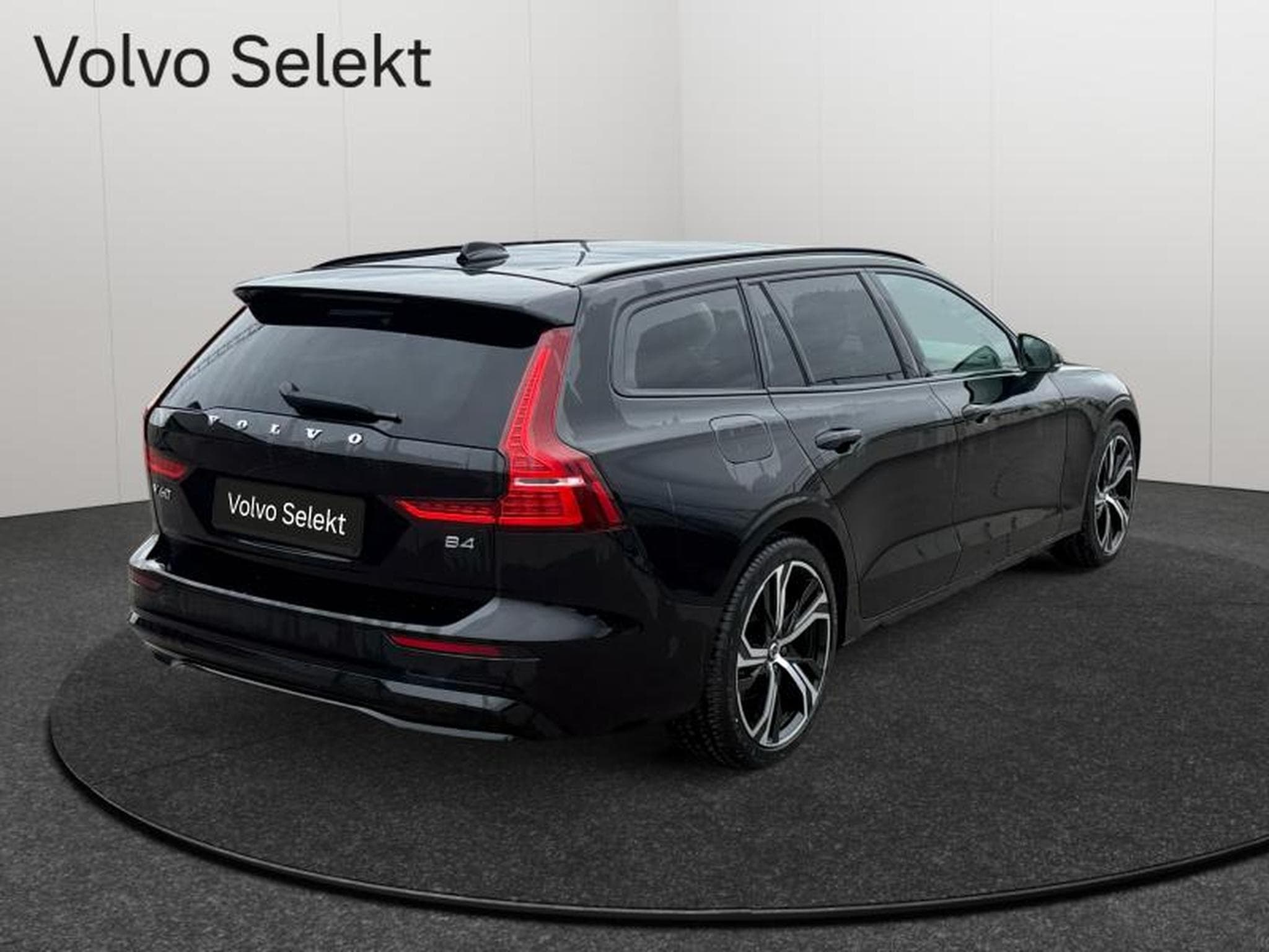 Volvo V60 B4 Plus Dark / Essence (2025) - Foto 2