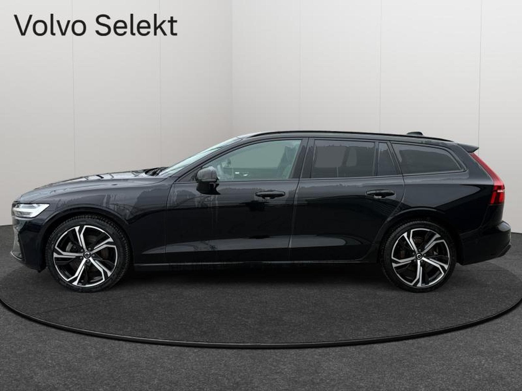 Volvo V60 B4 Plus Dark / Essence (2025) - Foto 4