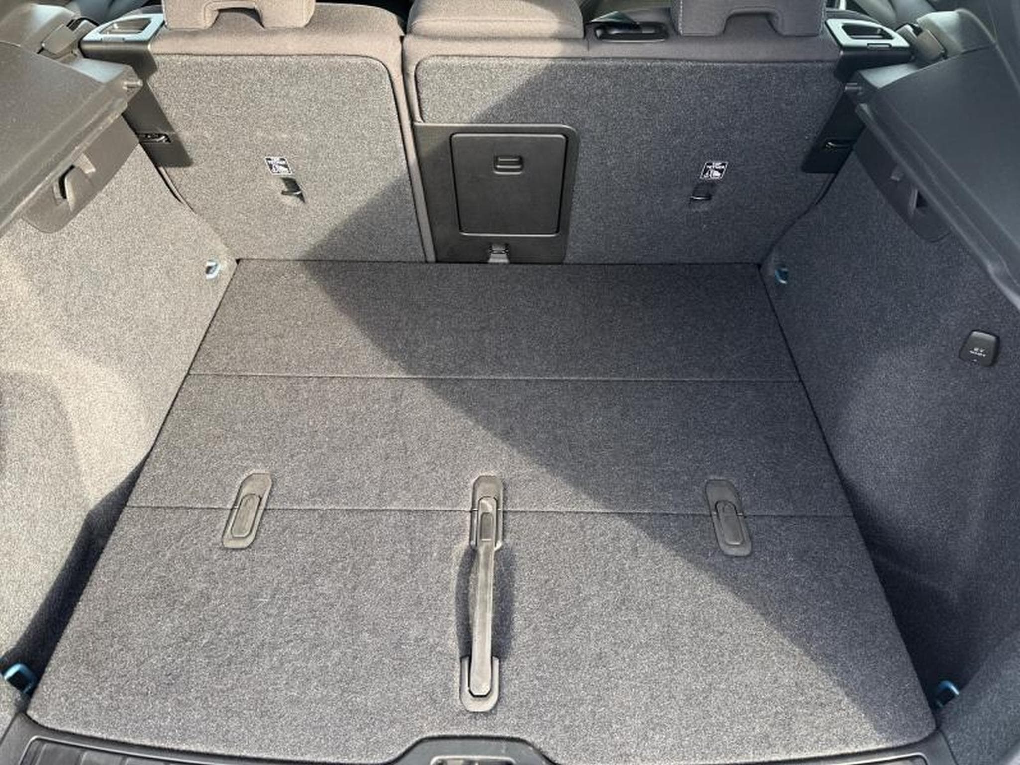 Volvo XC40 B3 Core / Essence (2023) - Foto 19