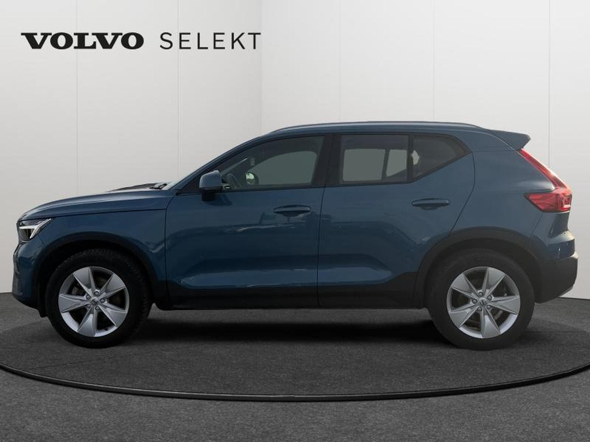 Volvo XC40 B3 Core / Essence (2023) - Foto 4