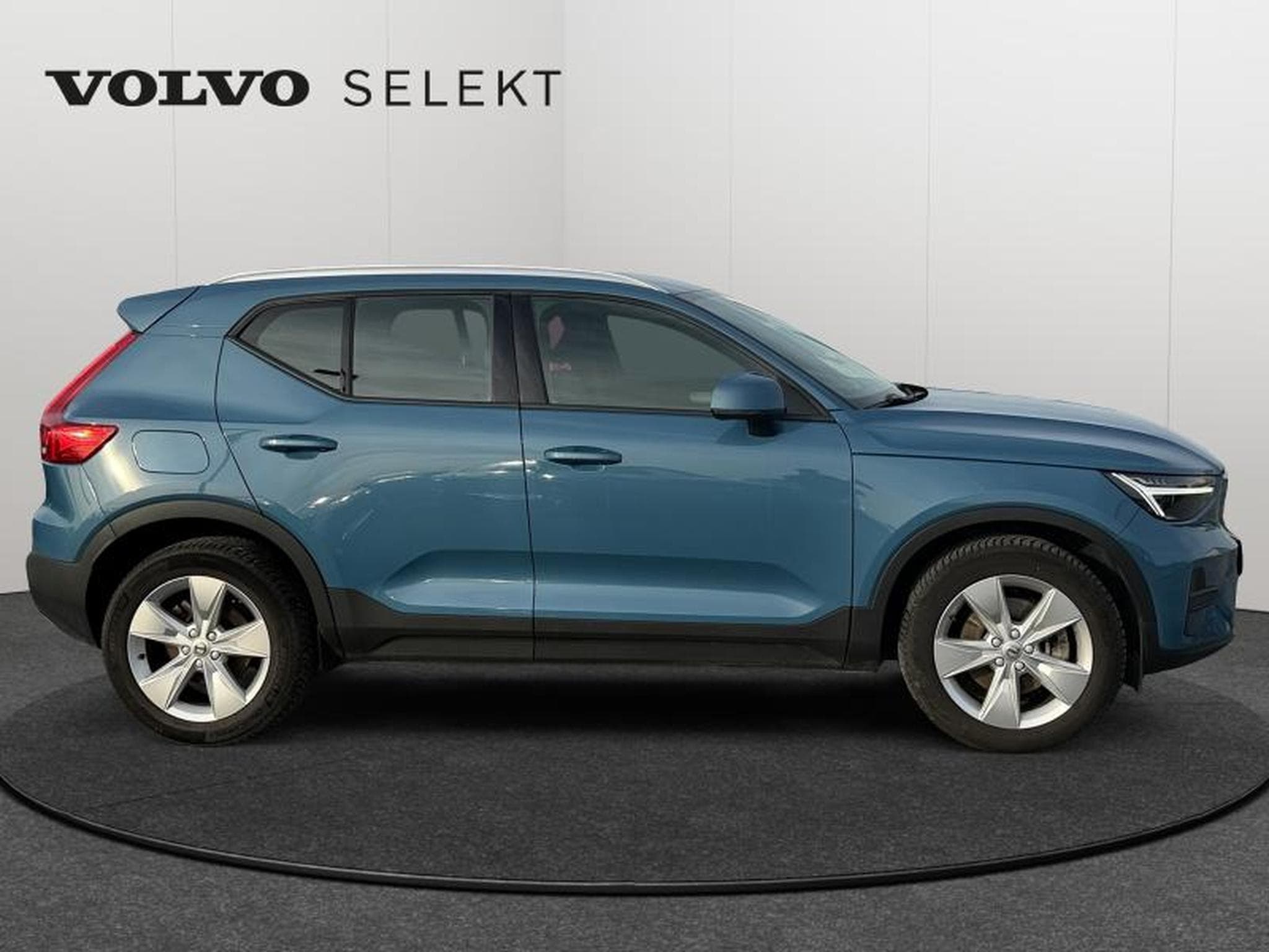 Volvo XC40 B3 Core / Essence (2023) - Foto 7