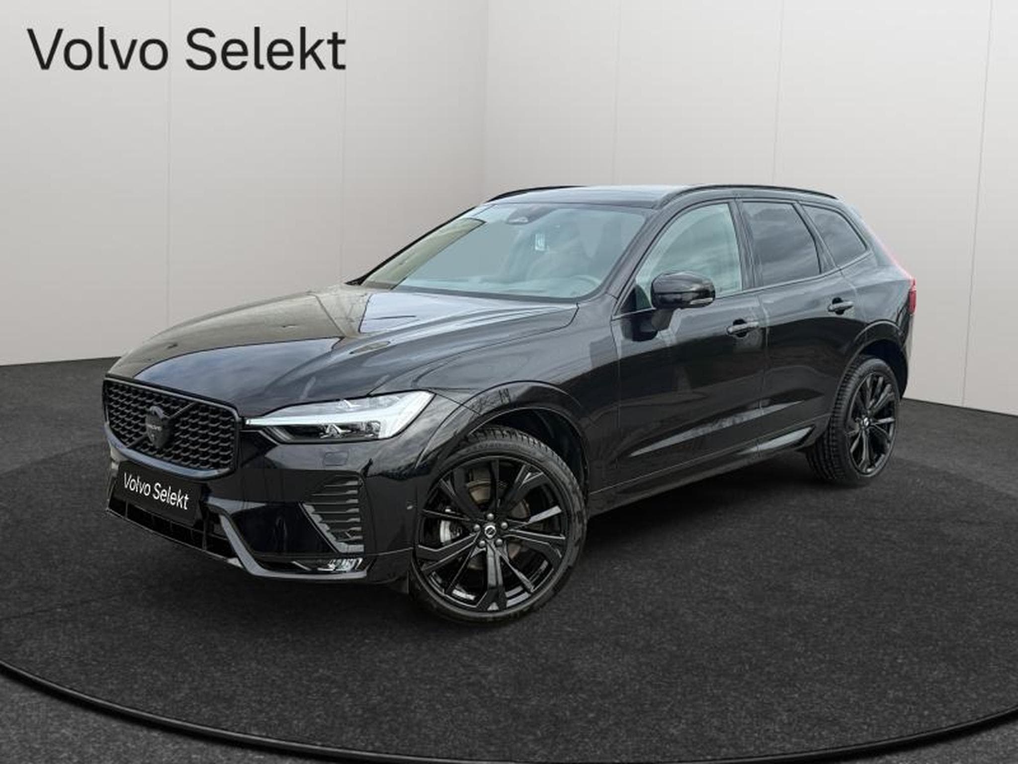 Volvo XC60 B5 Ultra Black Edition / Essence (2025) - Foto 1