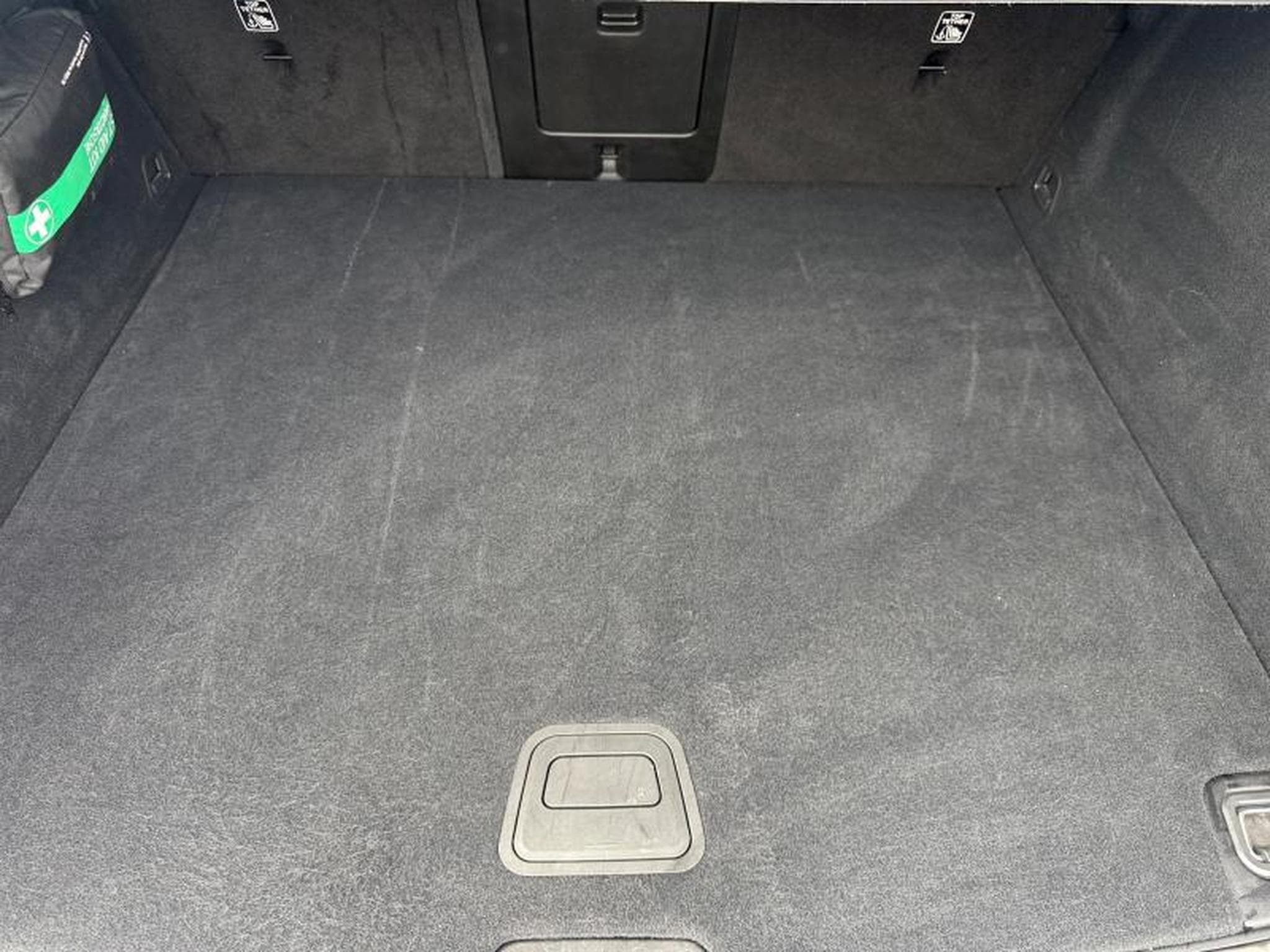 Volvo XC60 B5 Ultra Black Edition / Essence (2025) - Foto 19