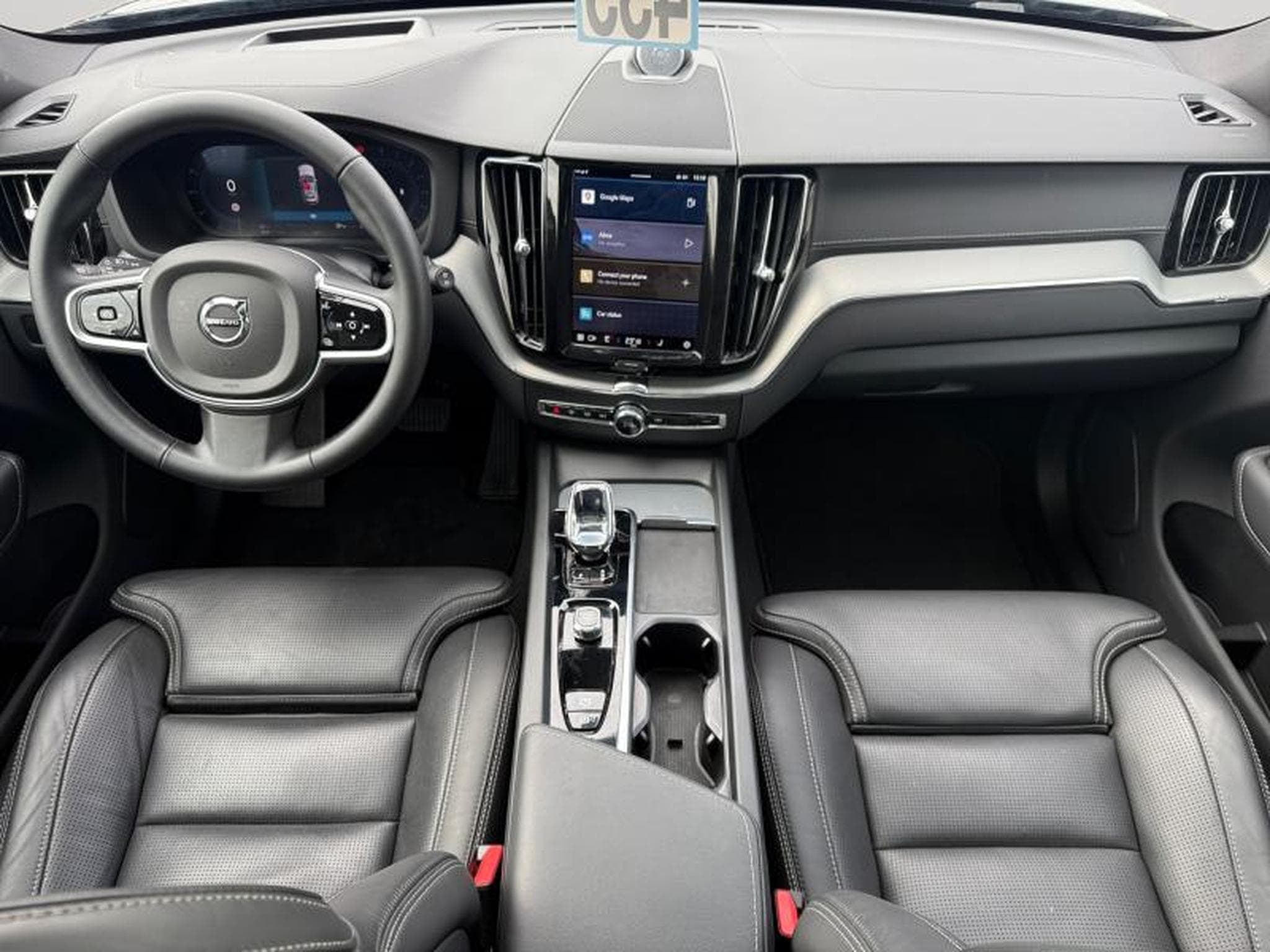 Volvo XC60 B5 Ultra Black Edition / Essence (2025) - Foto 3