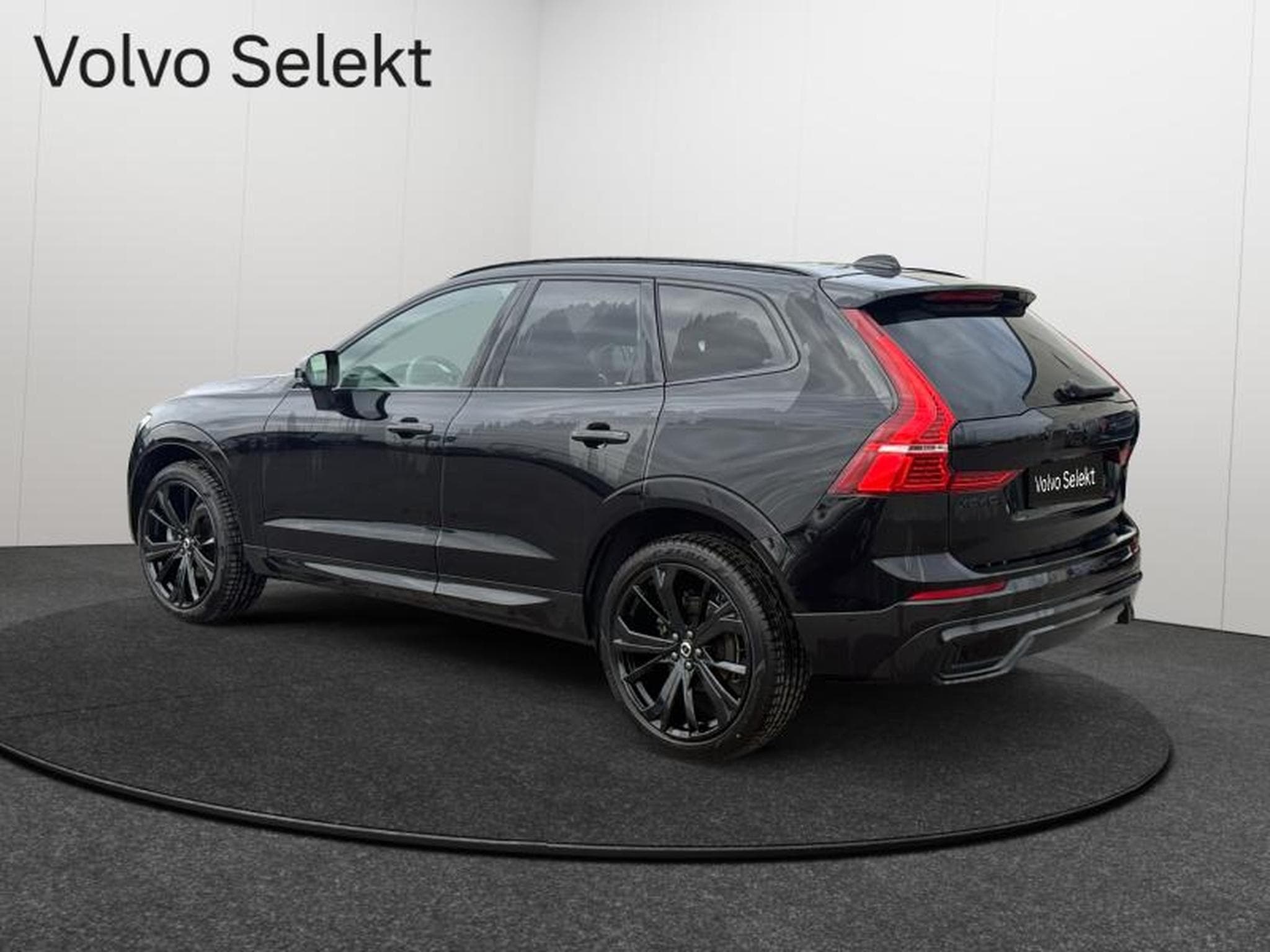 Volvo XC60 B5 Ultra Black Edition / Essence (2025) - Foto 5
