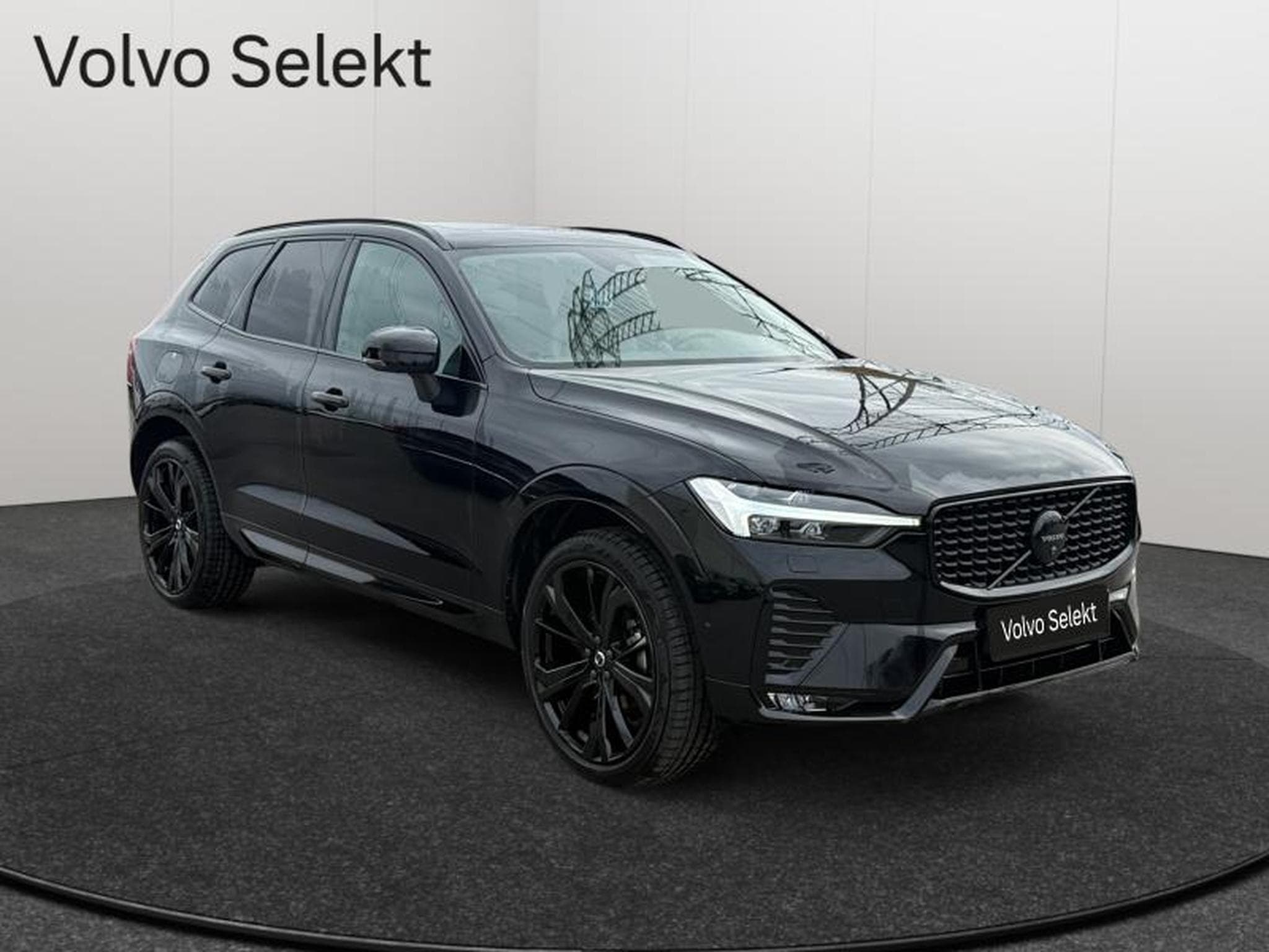Volvo XC60 B5 Ultra Black Edition / Essence (2025) - Foto 8