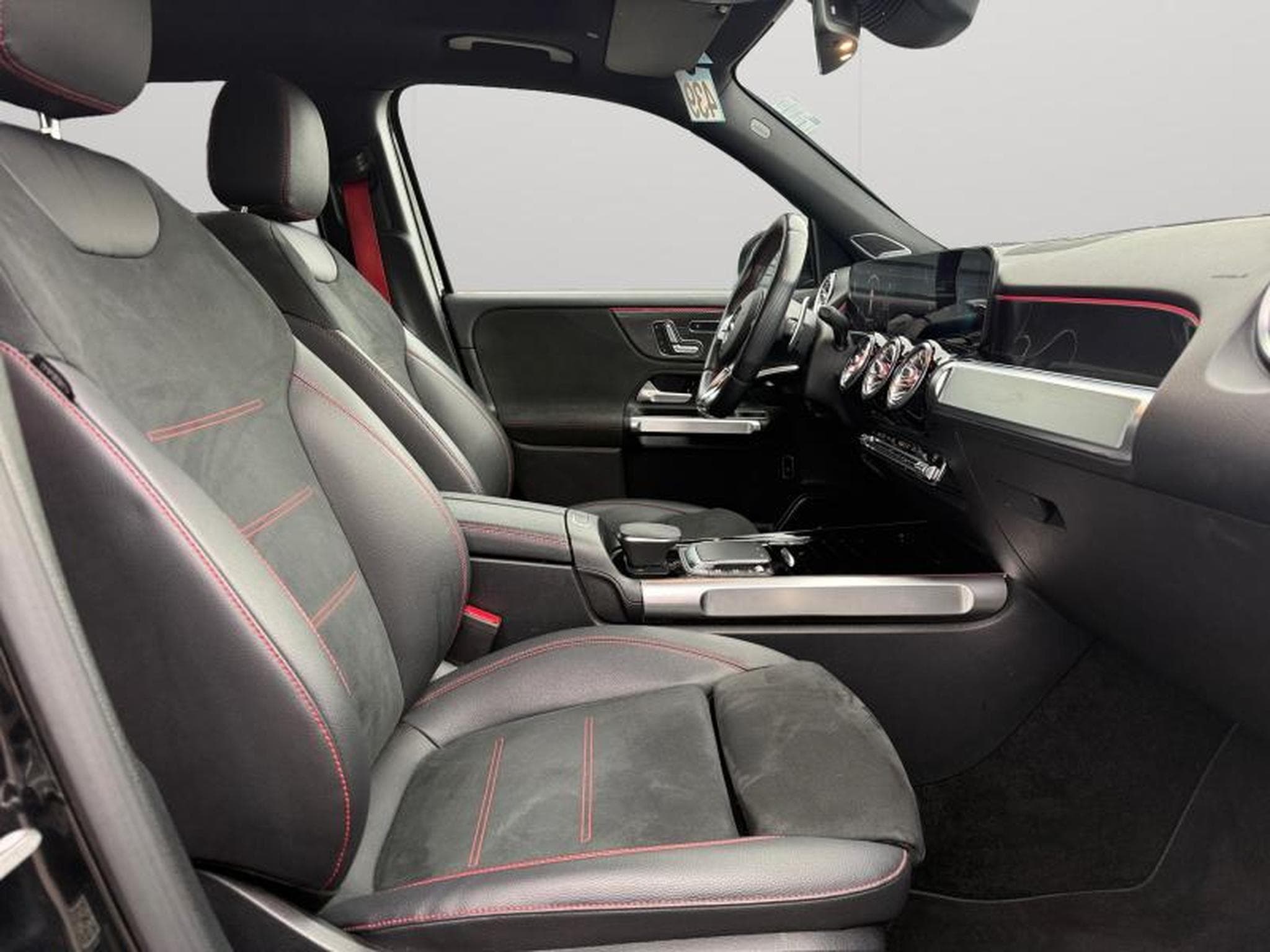 Mercedes GLB 35 AMG 4 MATIC Premium Plus / Essence (2021) - Foto 10