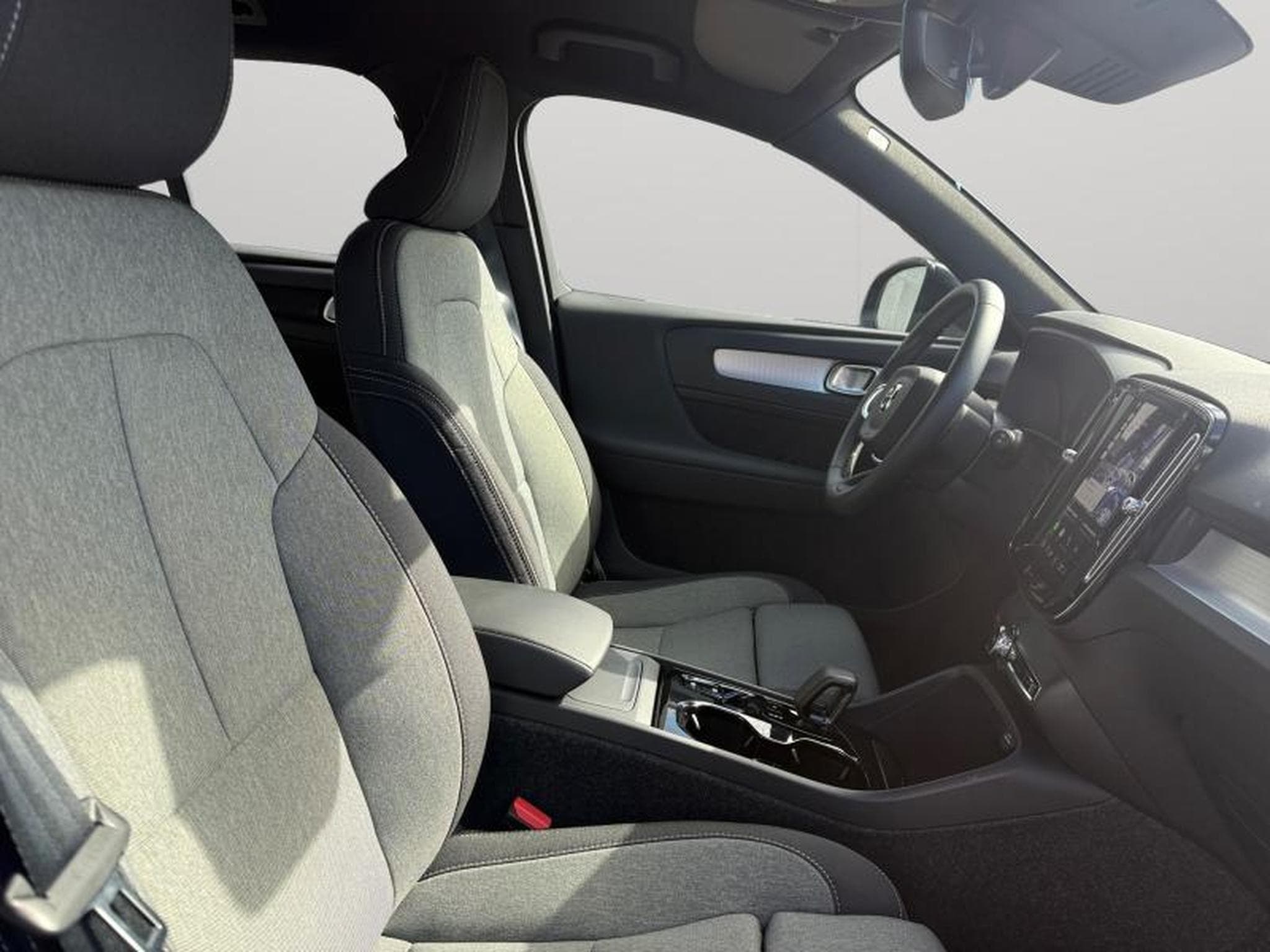 Volvo XC40 B3 Plus Dark / Essence (2025) - Foto 15