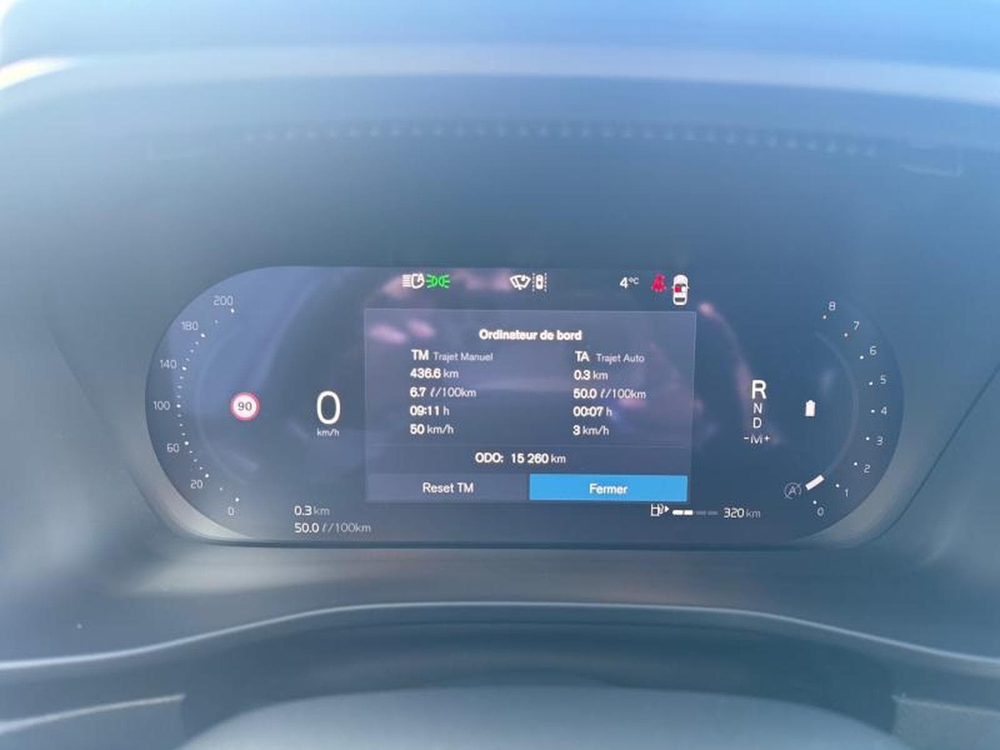 Volvo XC40 B3 Plus Dark / Essence (2025) - Foto 18