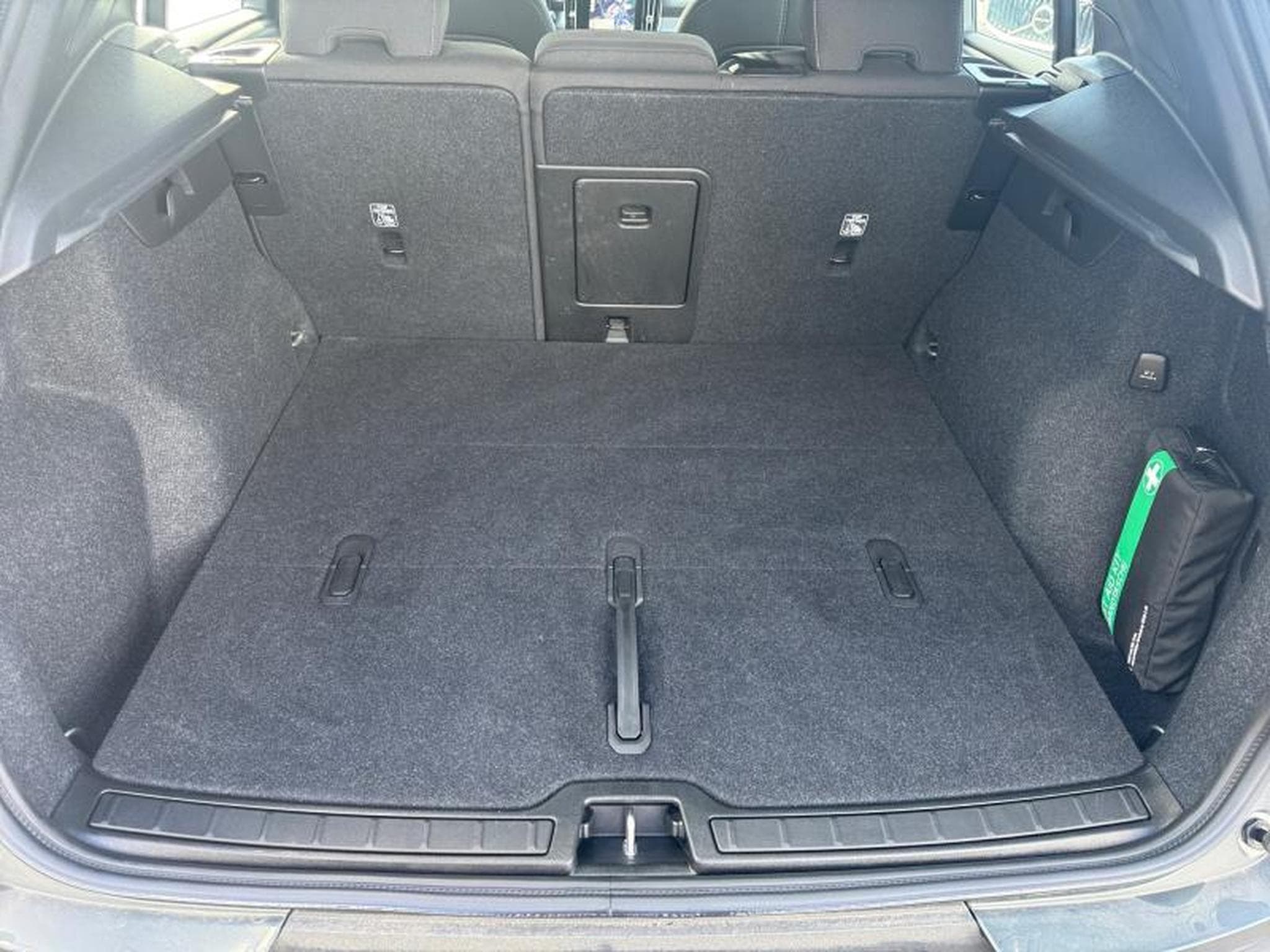 Volvo XC40 B3 Plus Dark / Essence (2025) - Foto 19