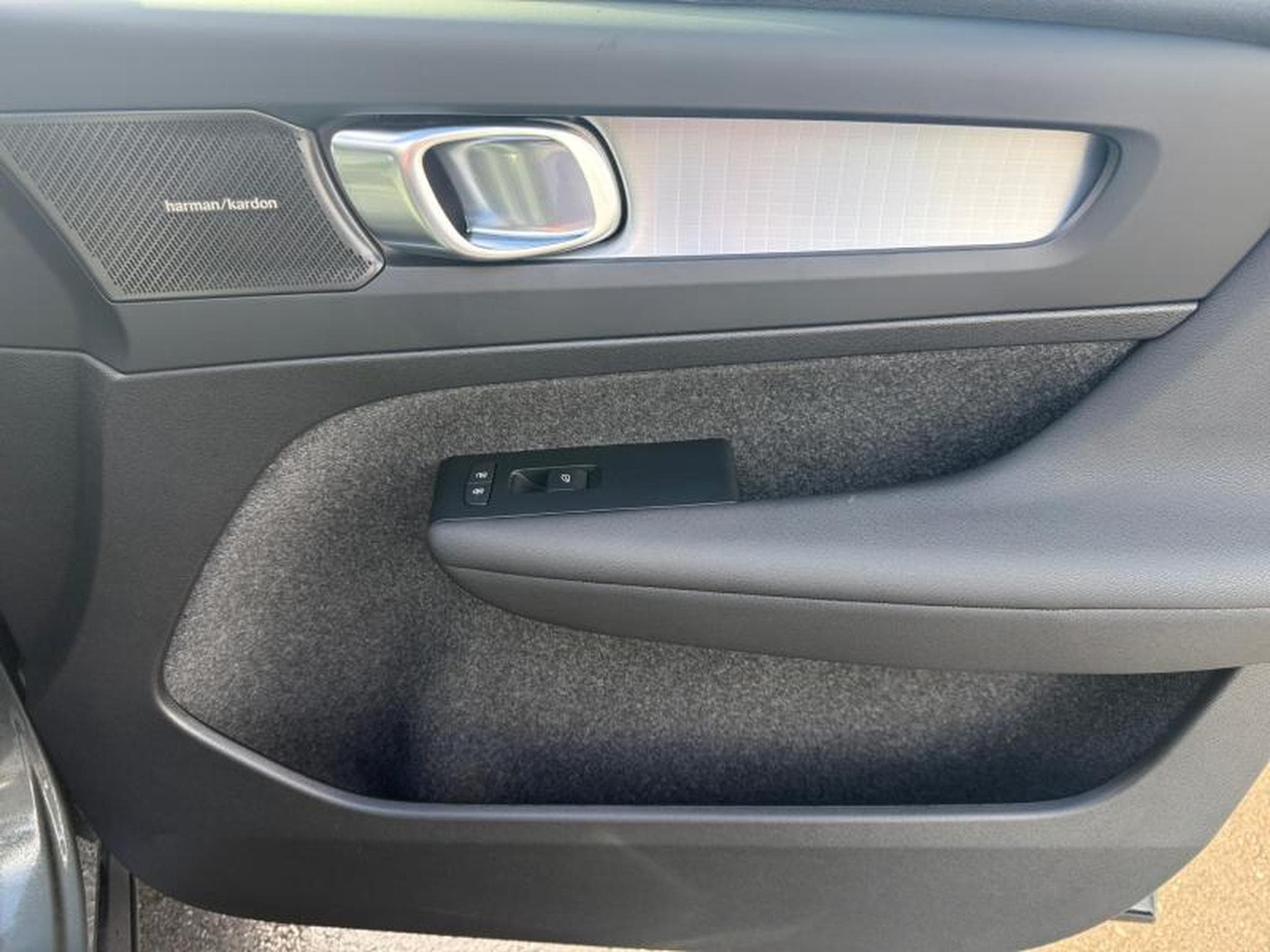 Volvo XC40 B3 Plus Dark / Essence (2025) - Foto 21