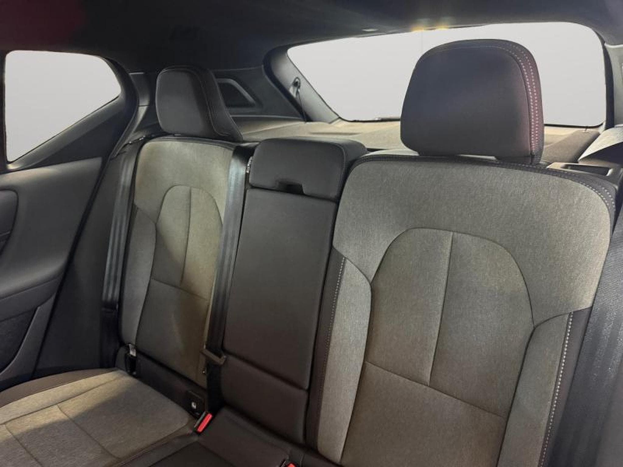 Volvo XC40 B3 Plus Dark / Essence (2025) - Foto 13