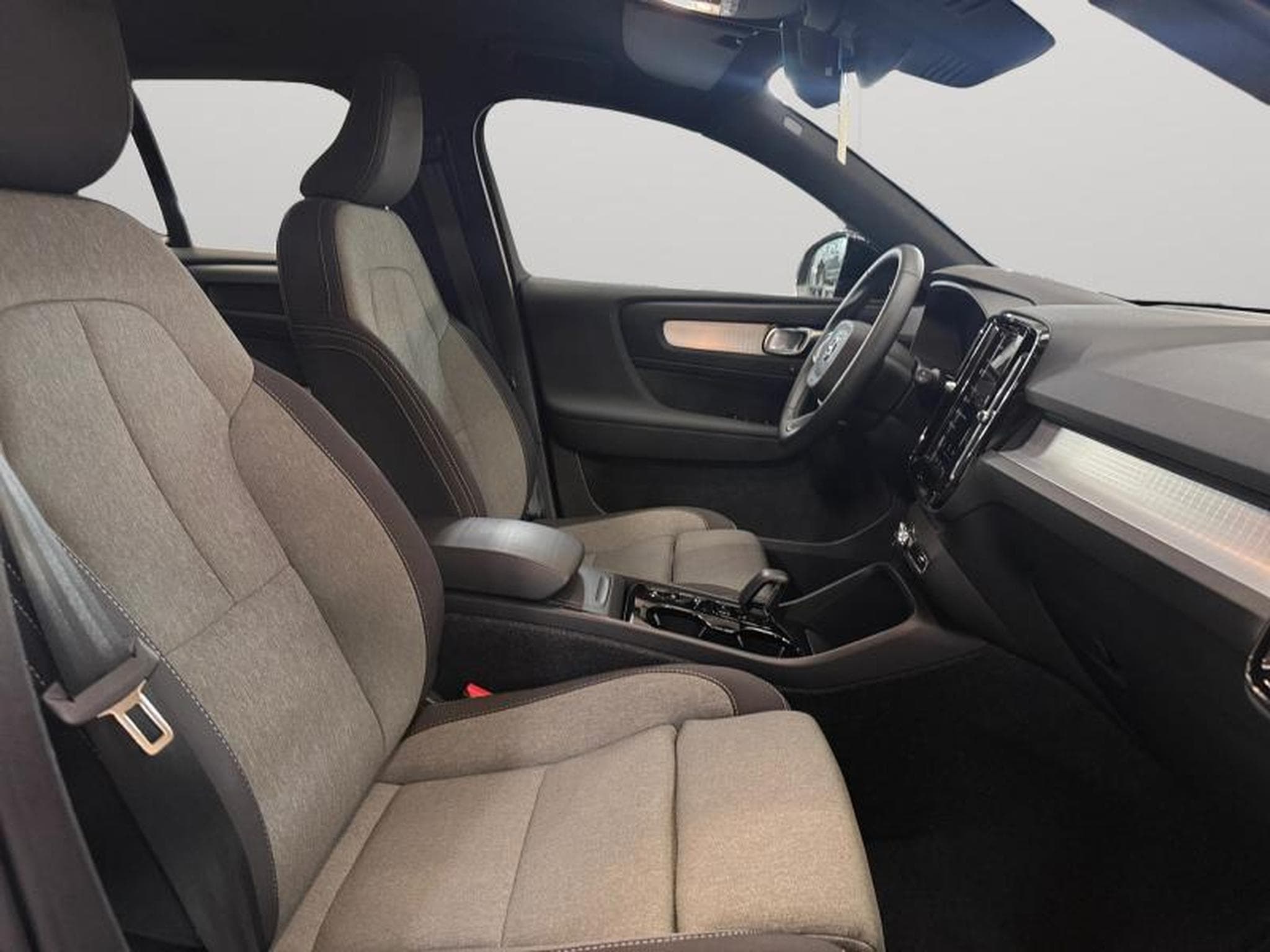 Volvo XC40 B3 Plus Dark / Essence (2025) - Foto 15