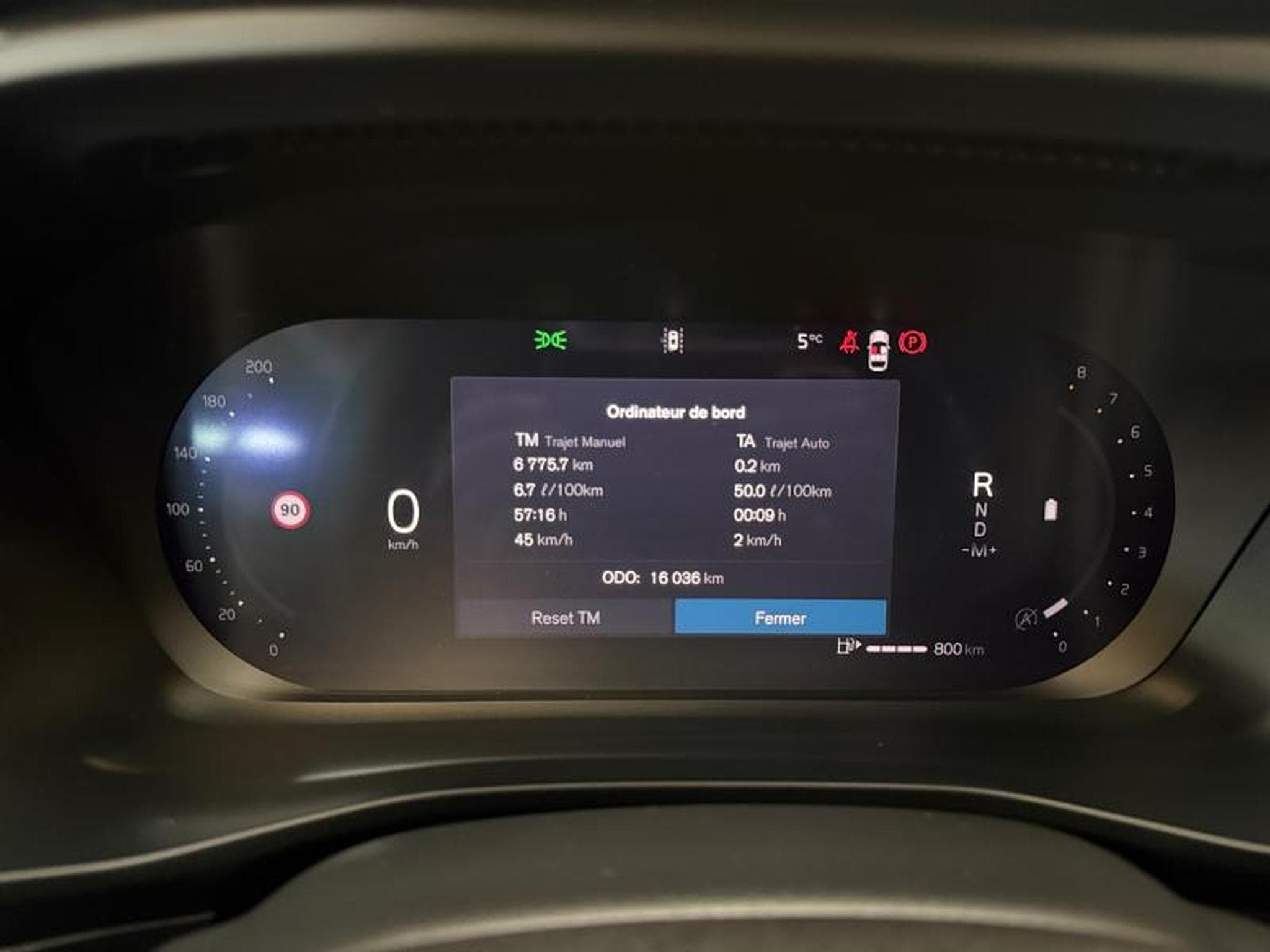 Volvo XC40 B3 Plus Dark / Essence (2025) - Foto 18