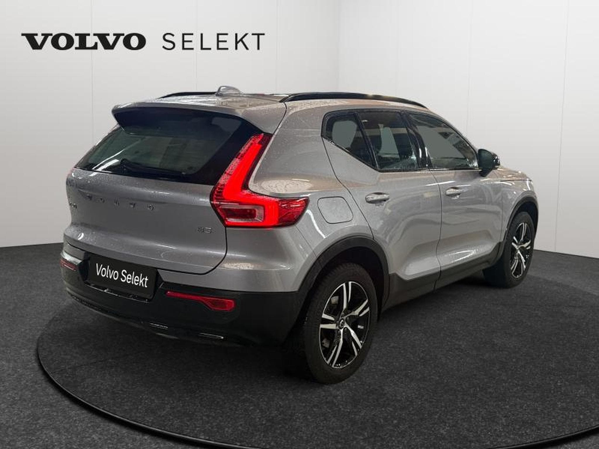 Volvo XC40 B3 Plus Dark / Essence (2025) - Foto 2