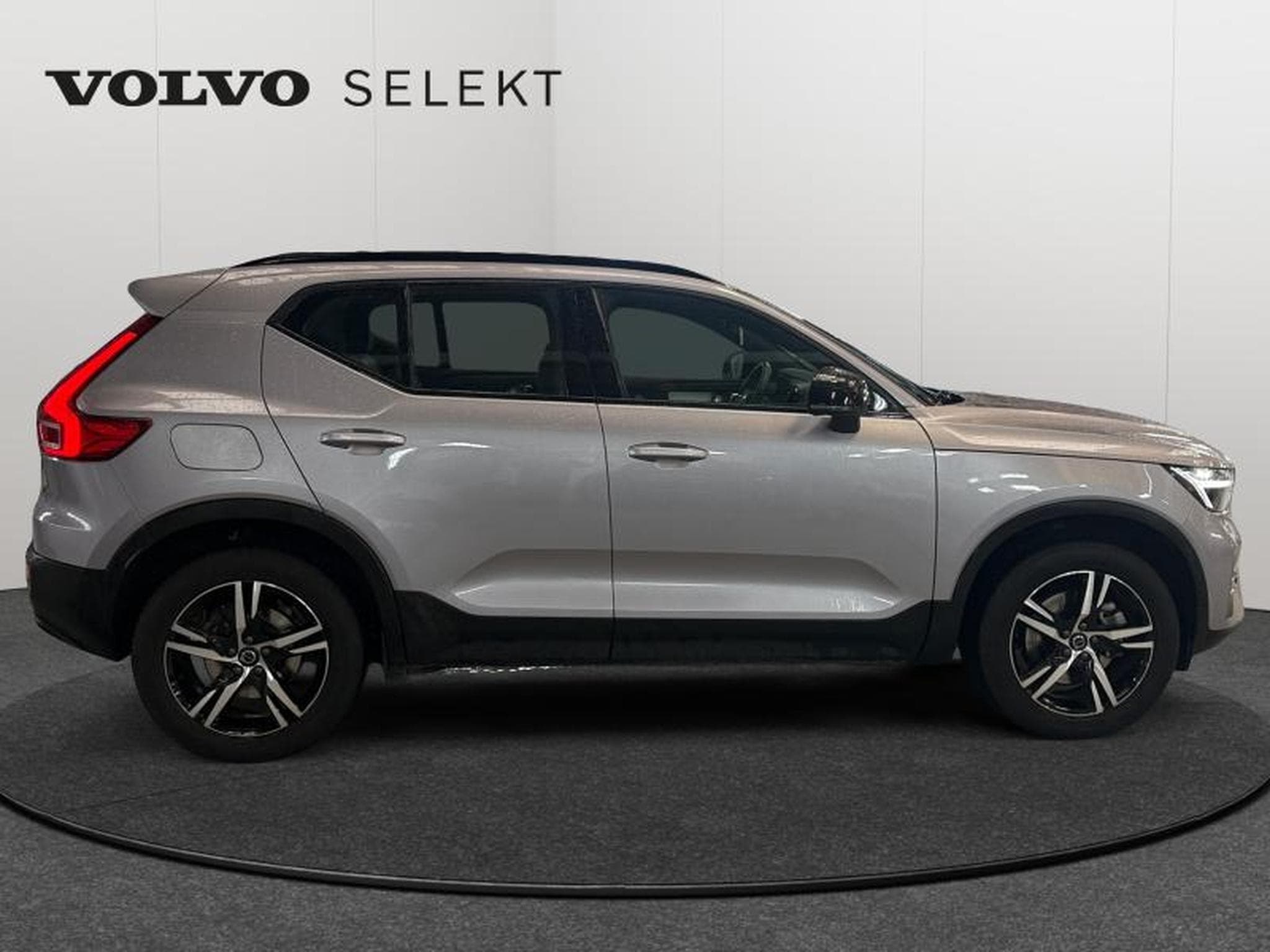 Volvo XC40 B3 Plus Dark / Essence (2025) - Foto 7