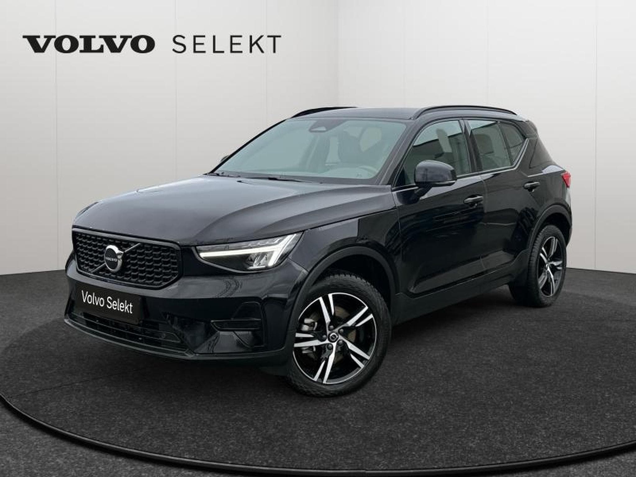 Volvo XC40 B3 Plus Dark / Essence (2025) - Foto 1