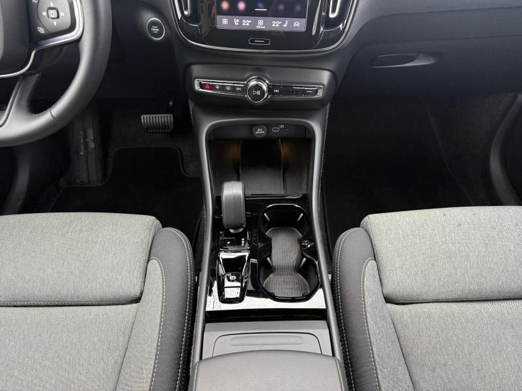 Volvo XC40 B3 Plus Dark / Essence (2025) - Foto 11