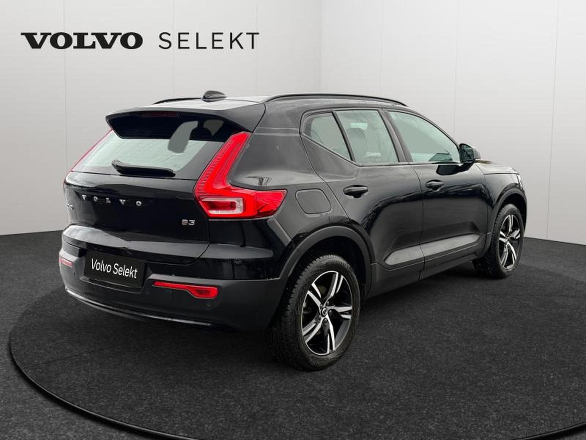 Volvo XC40 B3 Plus Dark / Essence (2025) - Foto 2