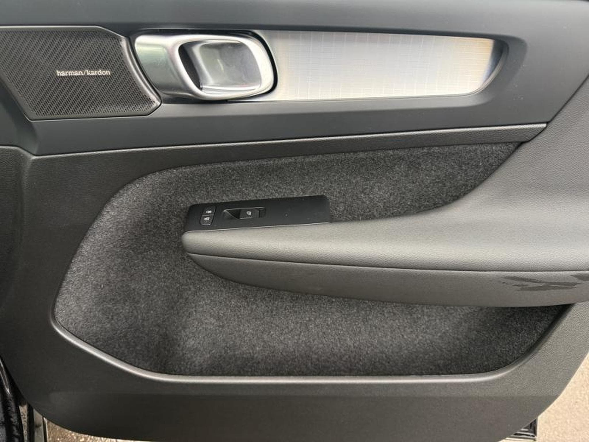 Volvo XC40 B3 Plus Dark / Essence (2025) - Foto 21