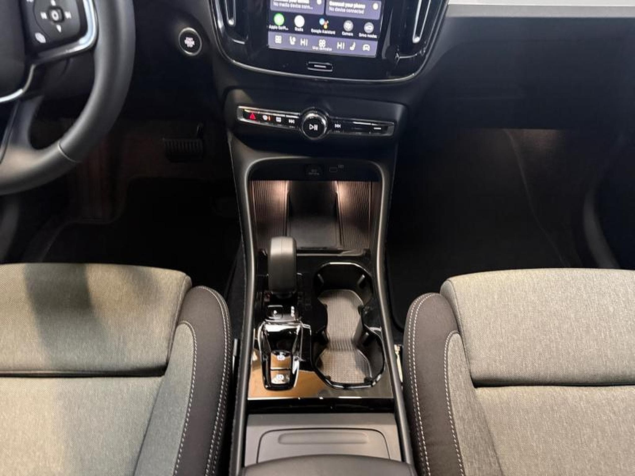 Volvo XC40 B3 Plus Dark / Essence (2025) - Foto 11