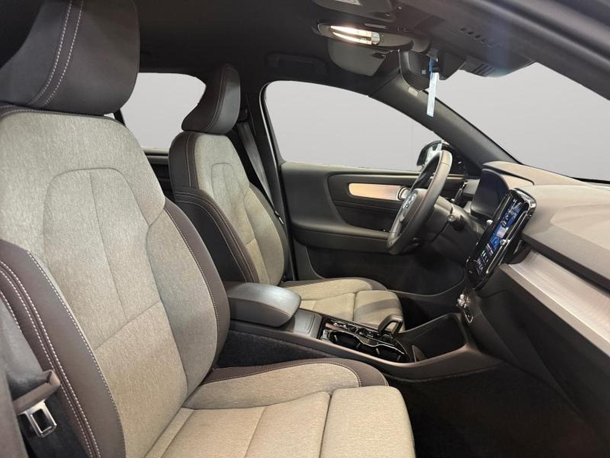 Volvo XC40 B3 Plus Dark / Essence (2025) - Foto 15