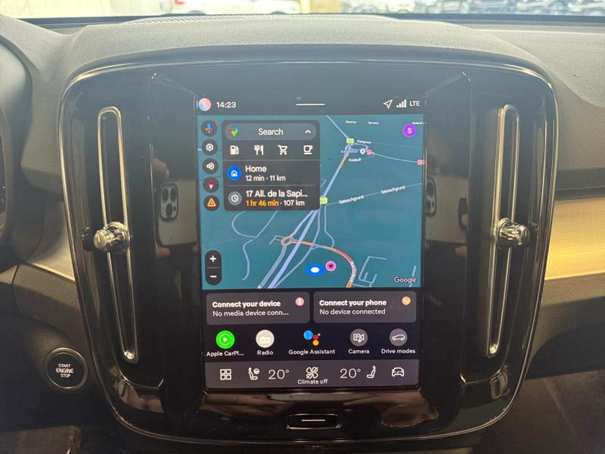 Volvo XC40 B3 Plus Dark / Essence (2025) - Foto 16