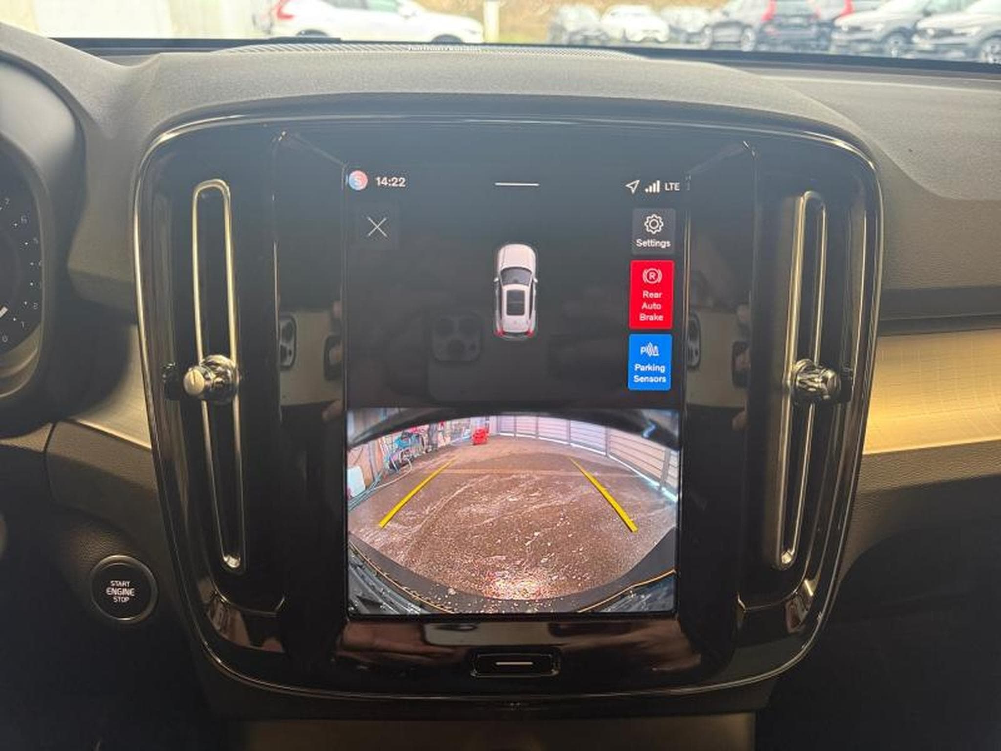 Volvo XC40 B3 Plus Dark / Essence (2025) - Foto 17