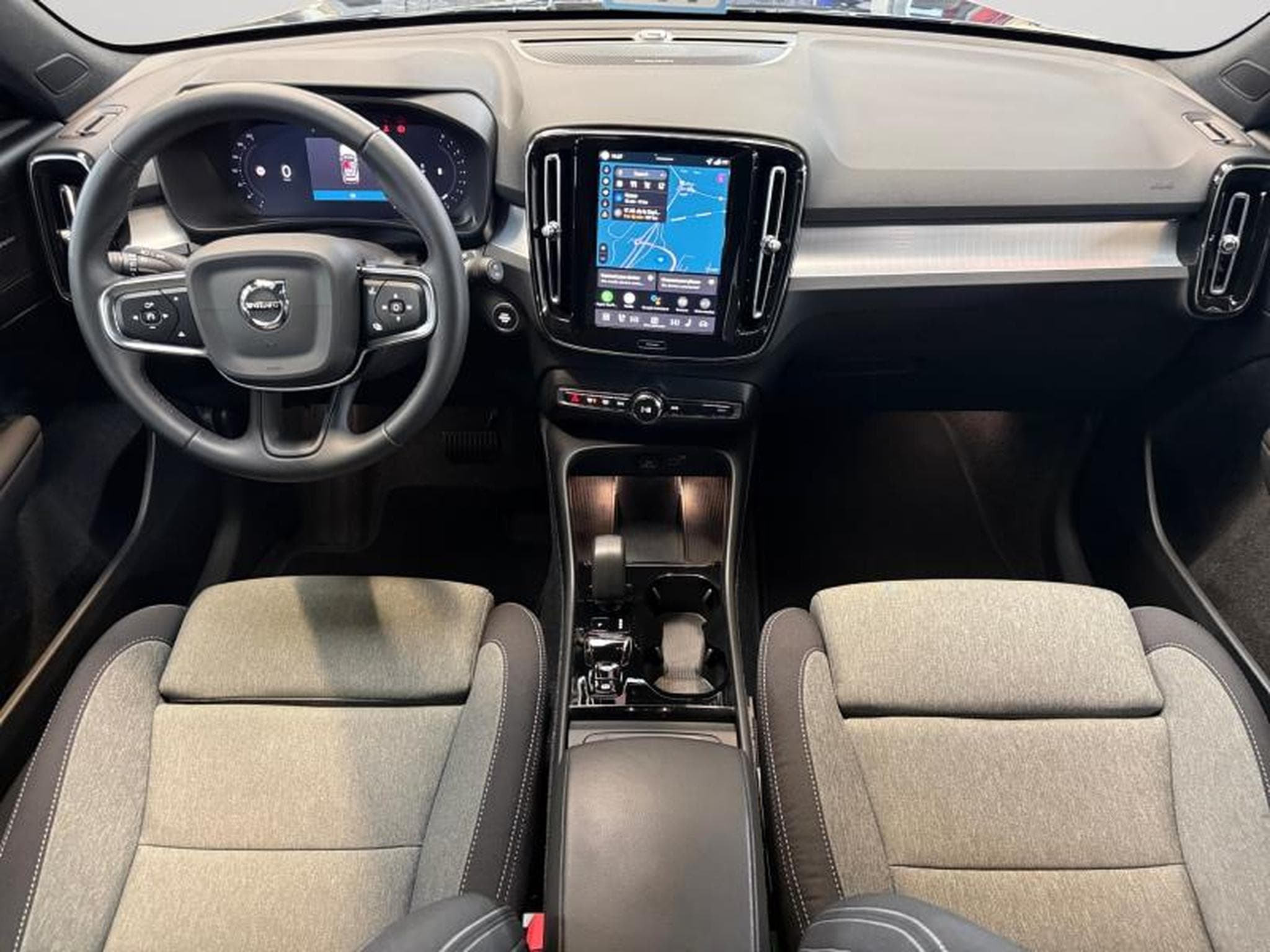 Volvo XC40 B3 Plus Dark / Essence (2025) - Foto 3