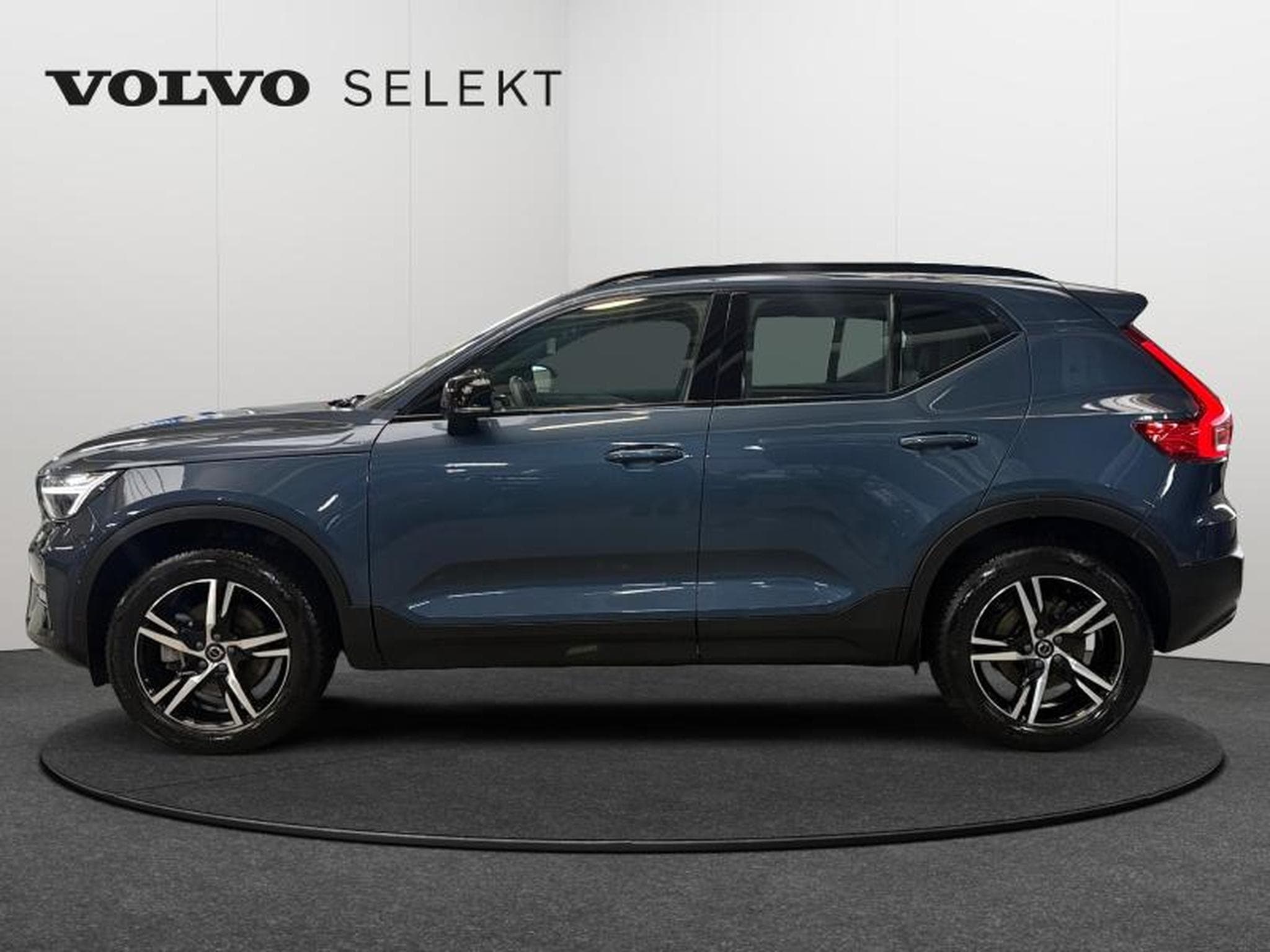 Volvo XC40 B3 Plus Dark / Essence (2025) - Foto 4