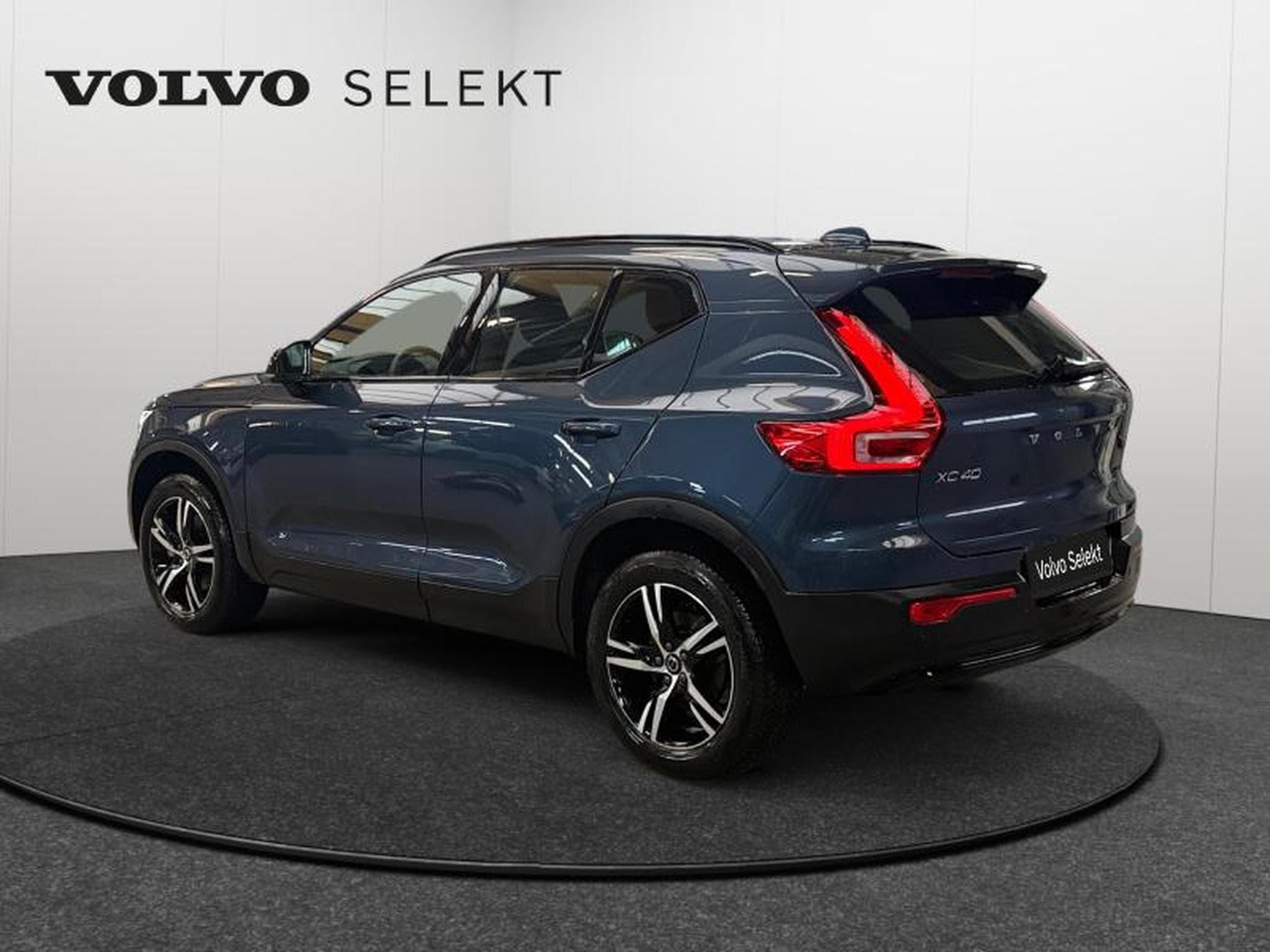 Volvo XC40 B3 Plus Dark / Essence (2025) - Foto 5
