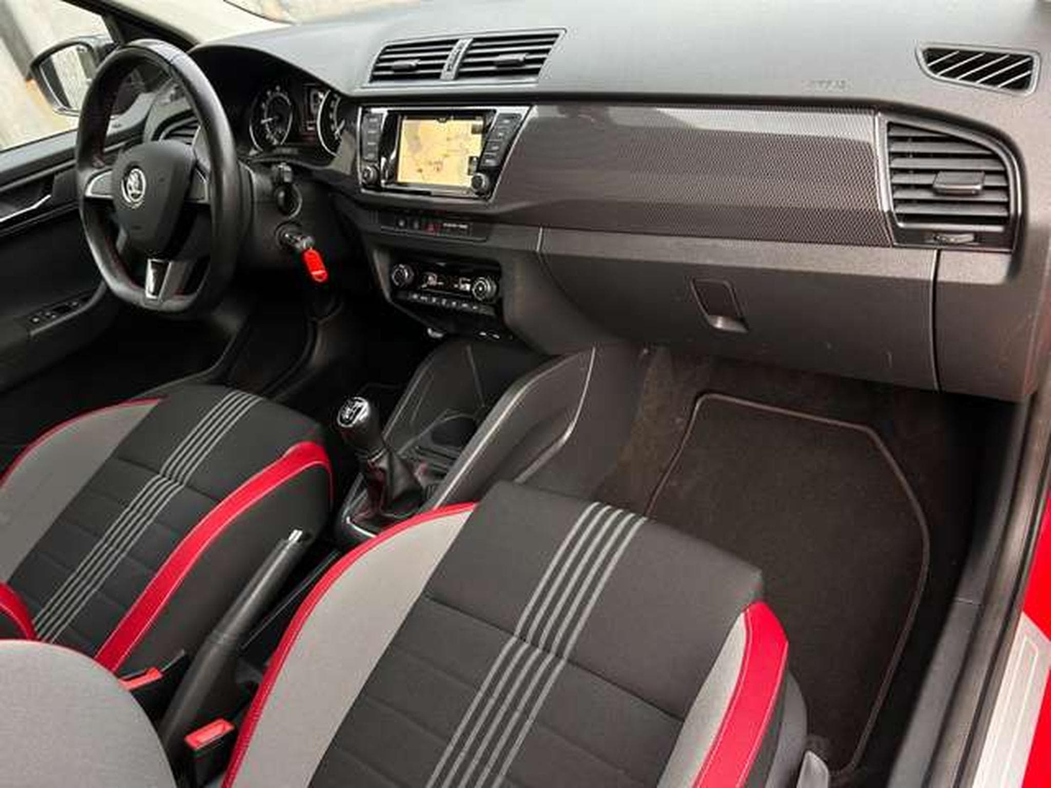 Skoda Fabia 1.0 TSI 110 MONTE CARLO (2017) - Photo 15