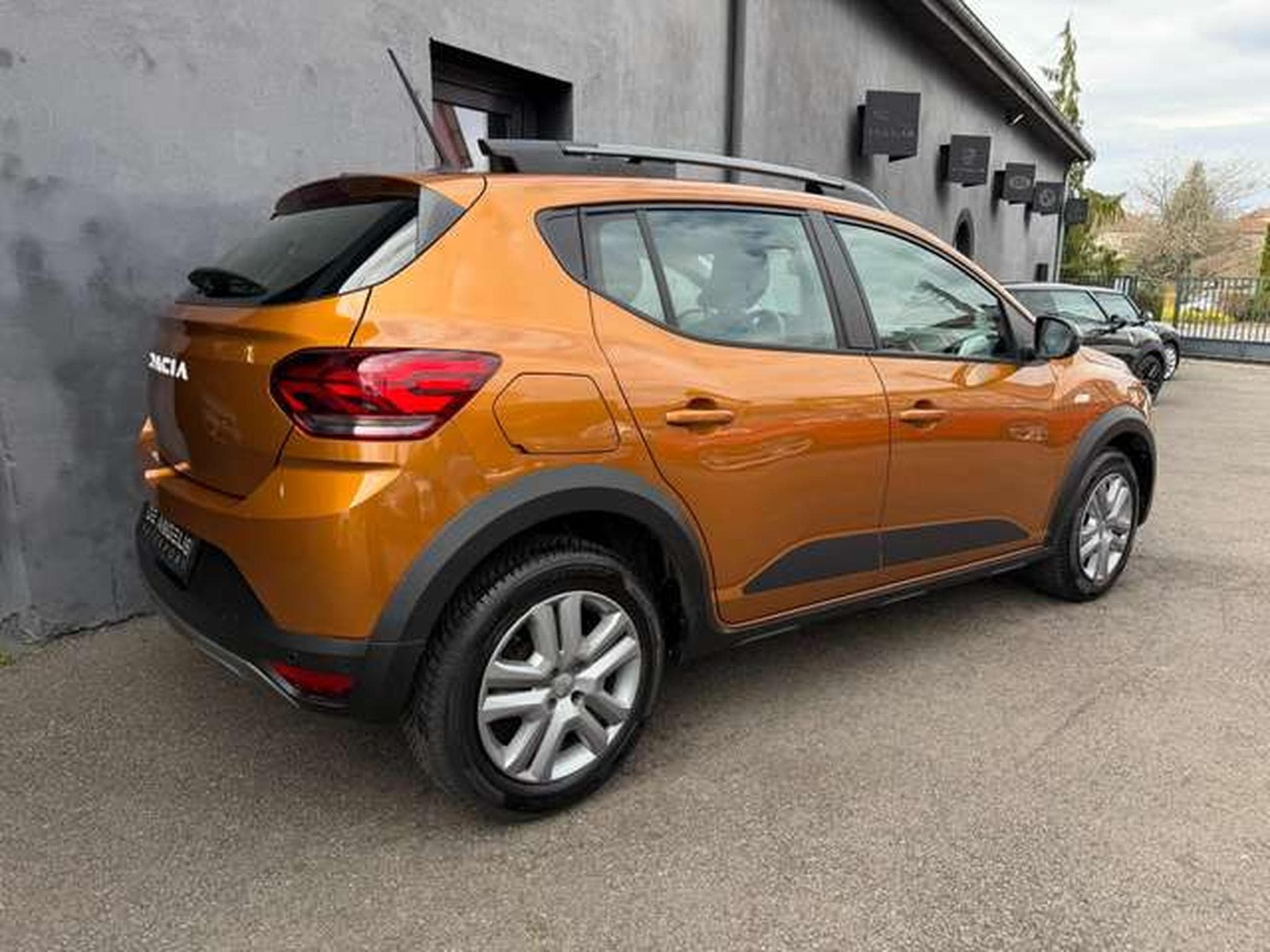 Dacia Sandero 1.0 TCE 91 STEPWAY (2023) - Photo 11