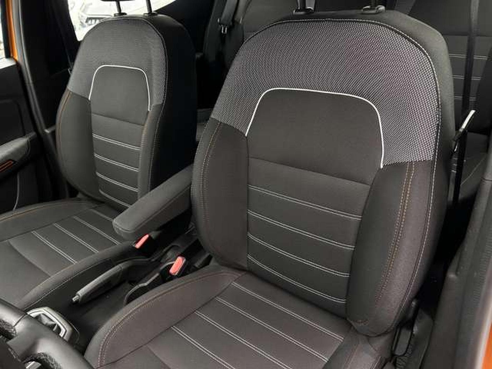 Dacia Sandero 1.0 TCE 91 STEPWAY (2023) - Photo 14