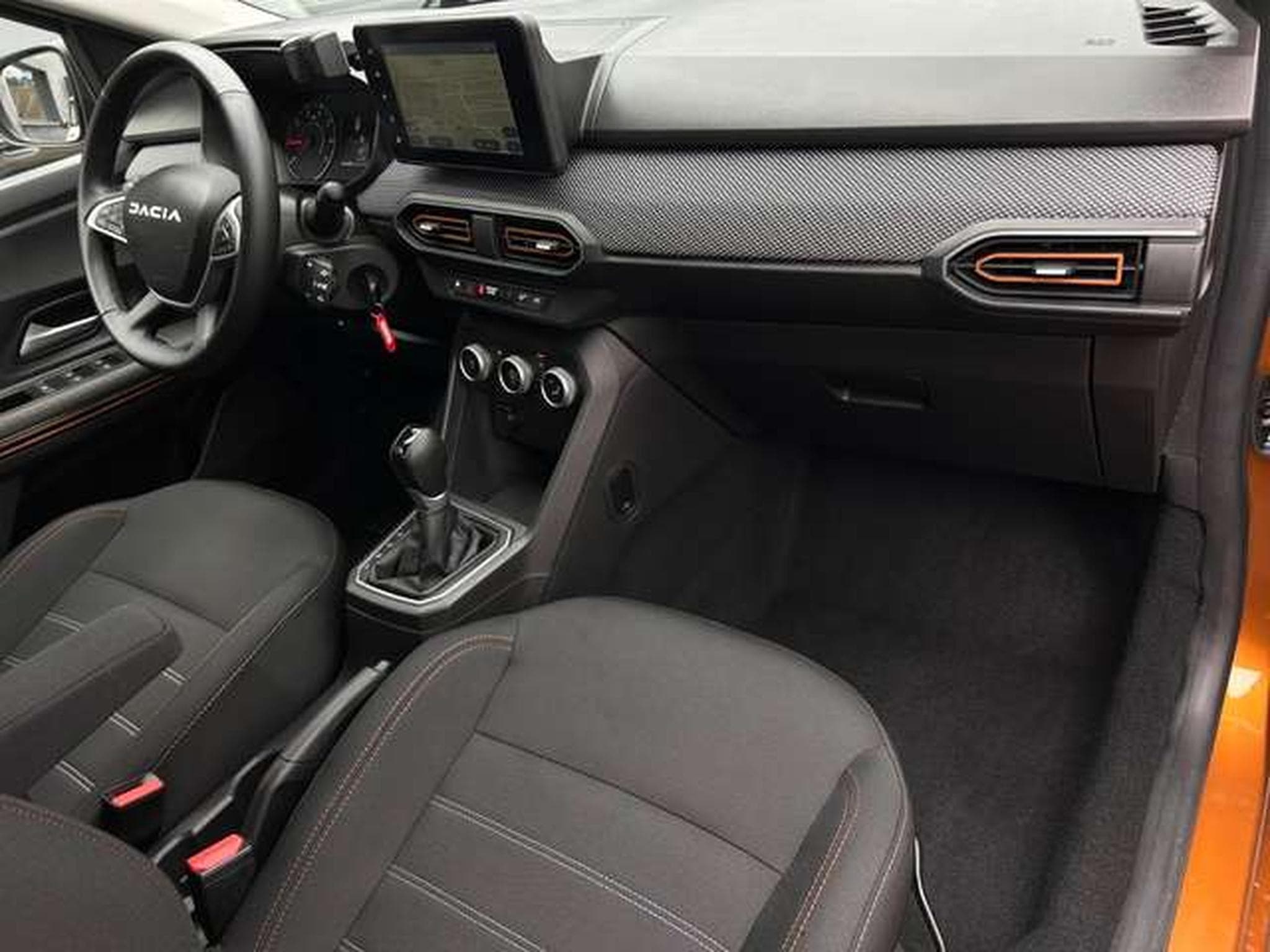 Dacia Sandero 1.0 TCE 91 STEPWAY (2023) - Photo 15