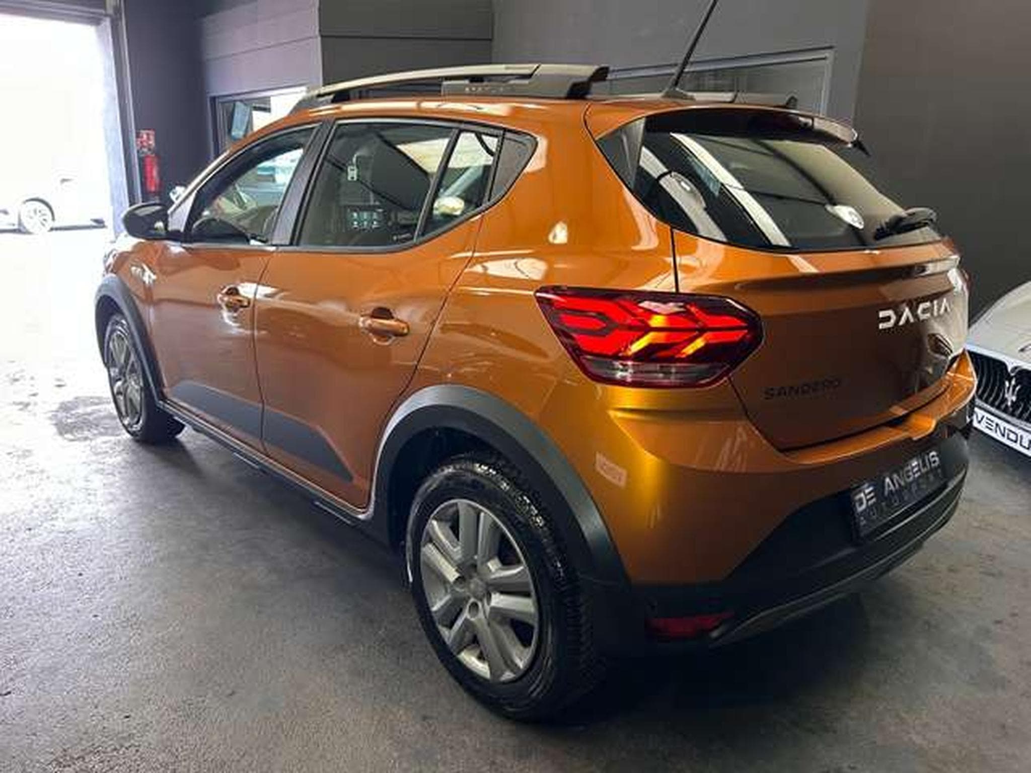 Dacia Sandero 1.0 TCE 91 STEPWAY (2023) - Photo 6