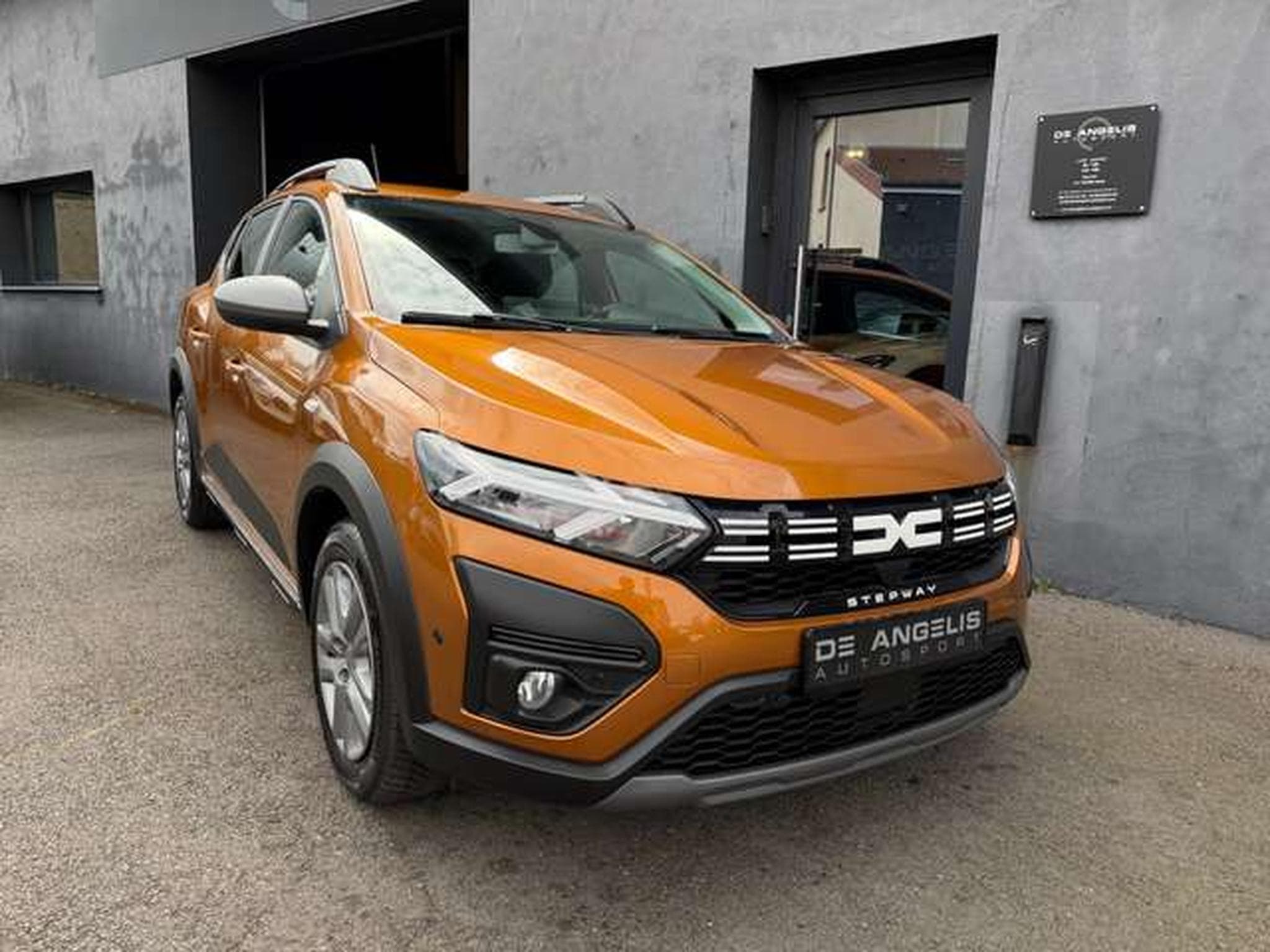 Dacia Sandero 1.0 TCE 91 STEPWAY (2023) - Photo 9