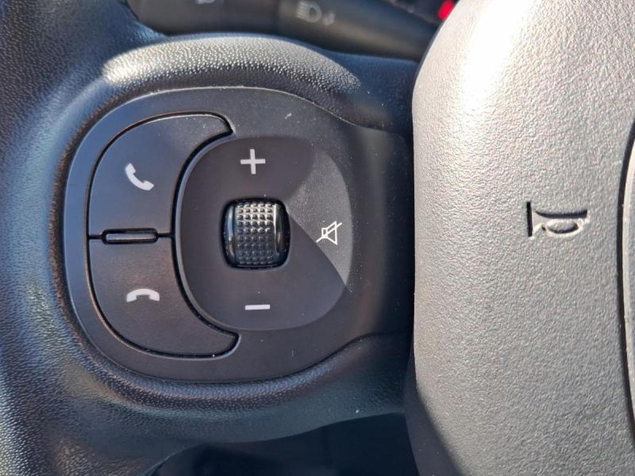 Fiat Panda RED 4Q (2022) - Foto 17