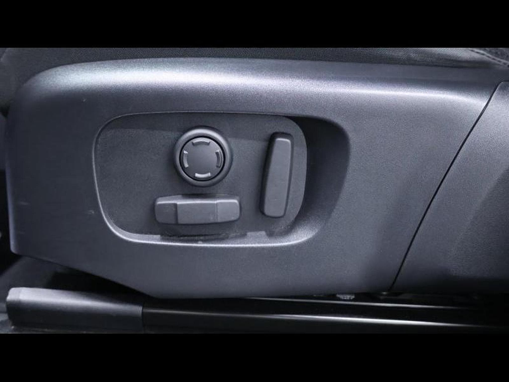 Land-Rover Range Rover Evoque D165 S R-Dynamic AWD Auto (2023) - Photo 23