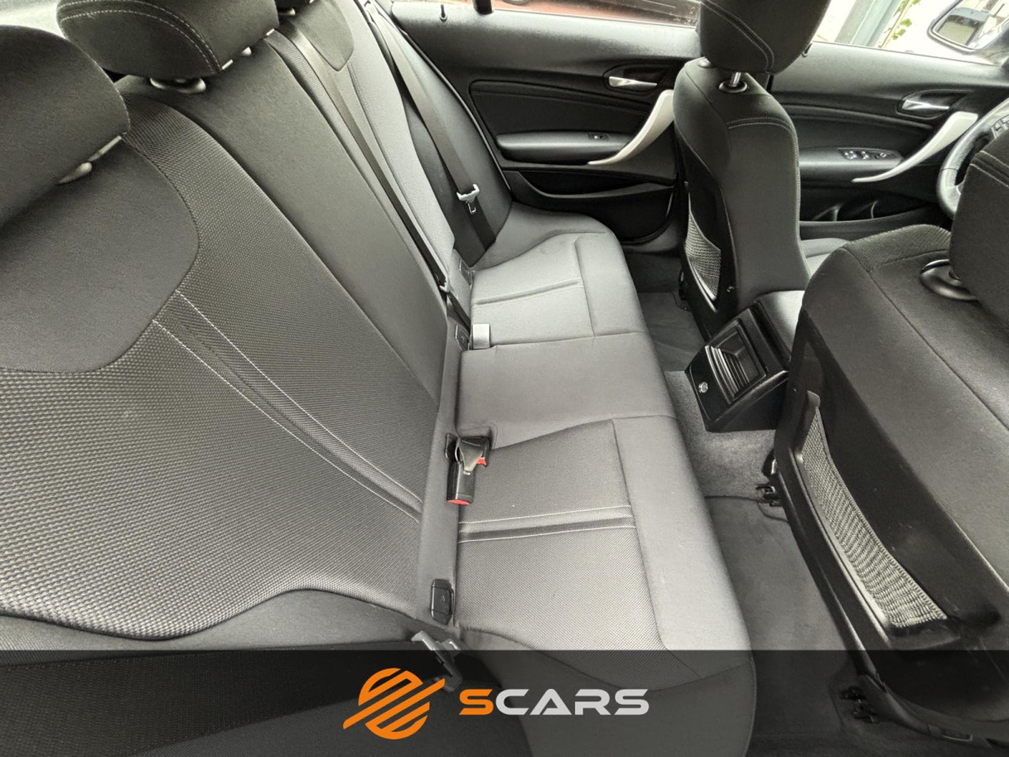 BMW 118 d XDrive 150cv F20 LCI (2019) - Photo 10