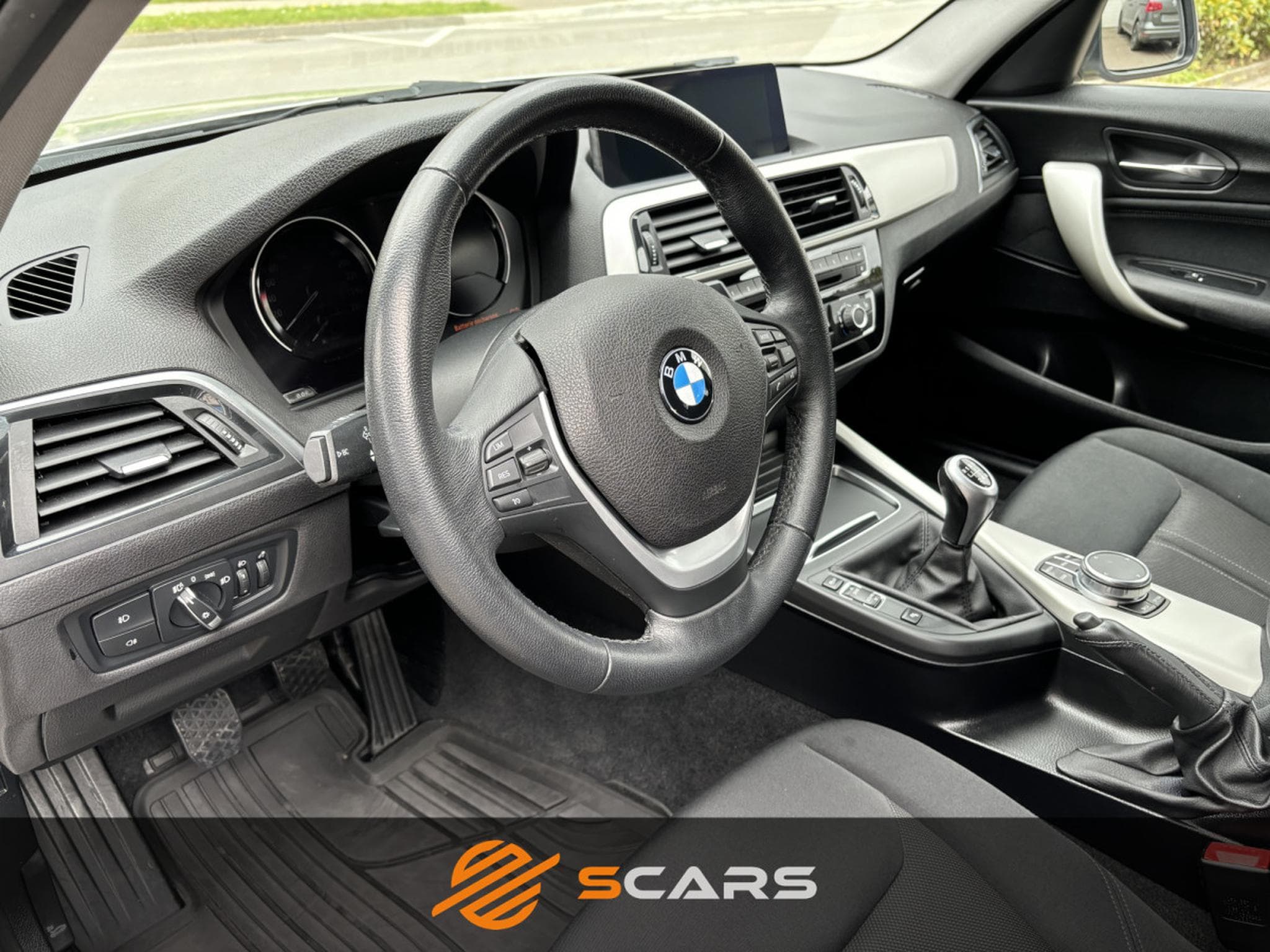 BMW 118 d XDrive 150cv F20 LCI (2019) - Photo 6