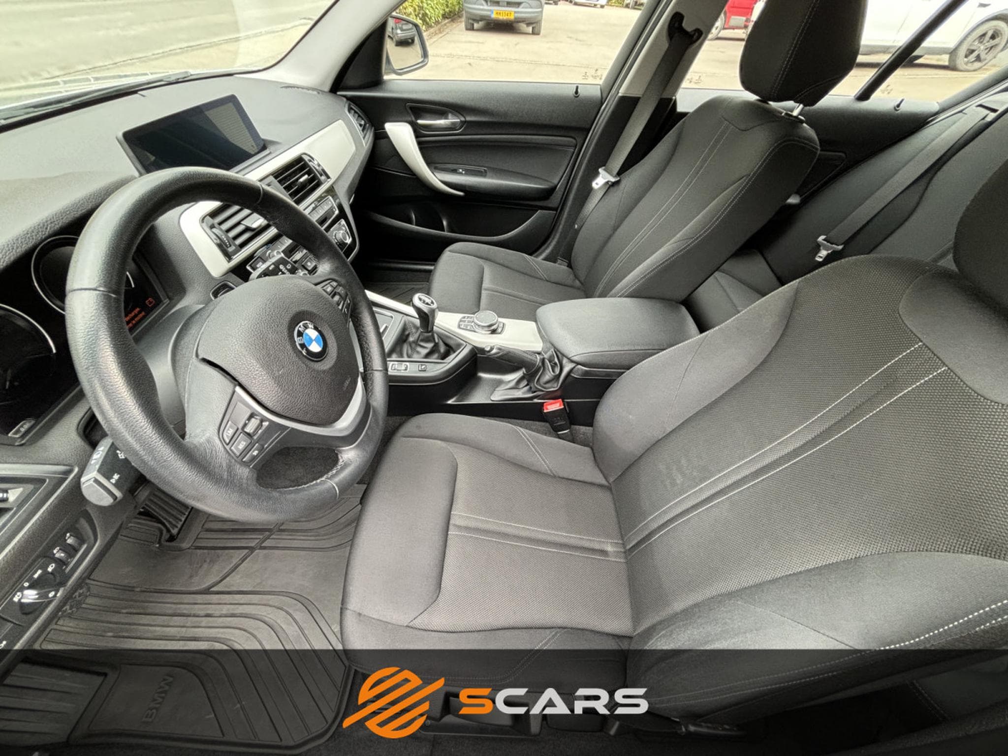 BMW 118 d XDrive 150cv F20 LCI (2019) - Photo 7