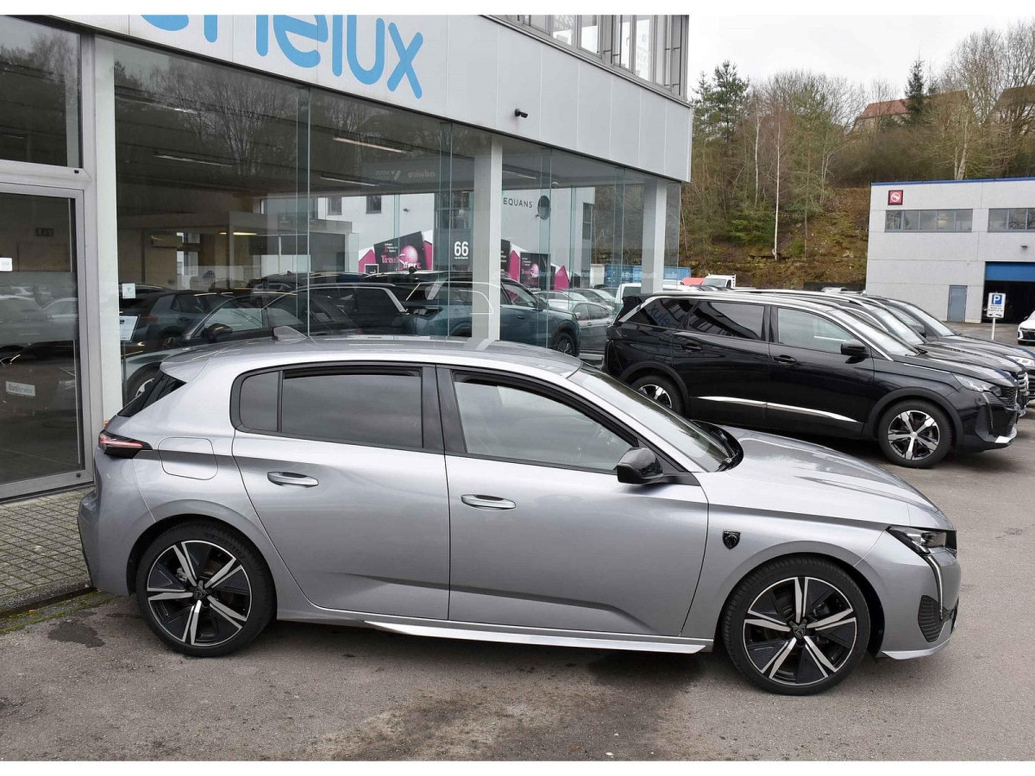 Peugeot 308 1.2 PureTech GT EAT8 REGUL LANE GPS CAM 1° MAIN (2024) - Foto 3