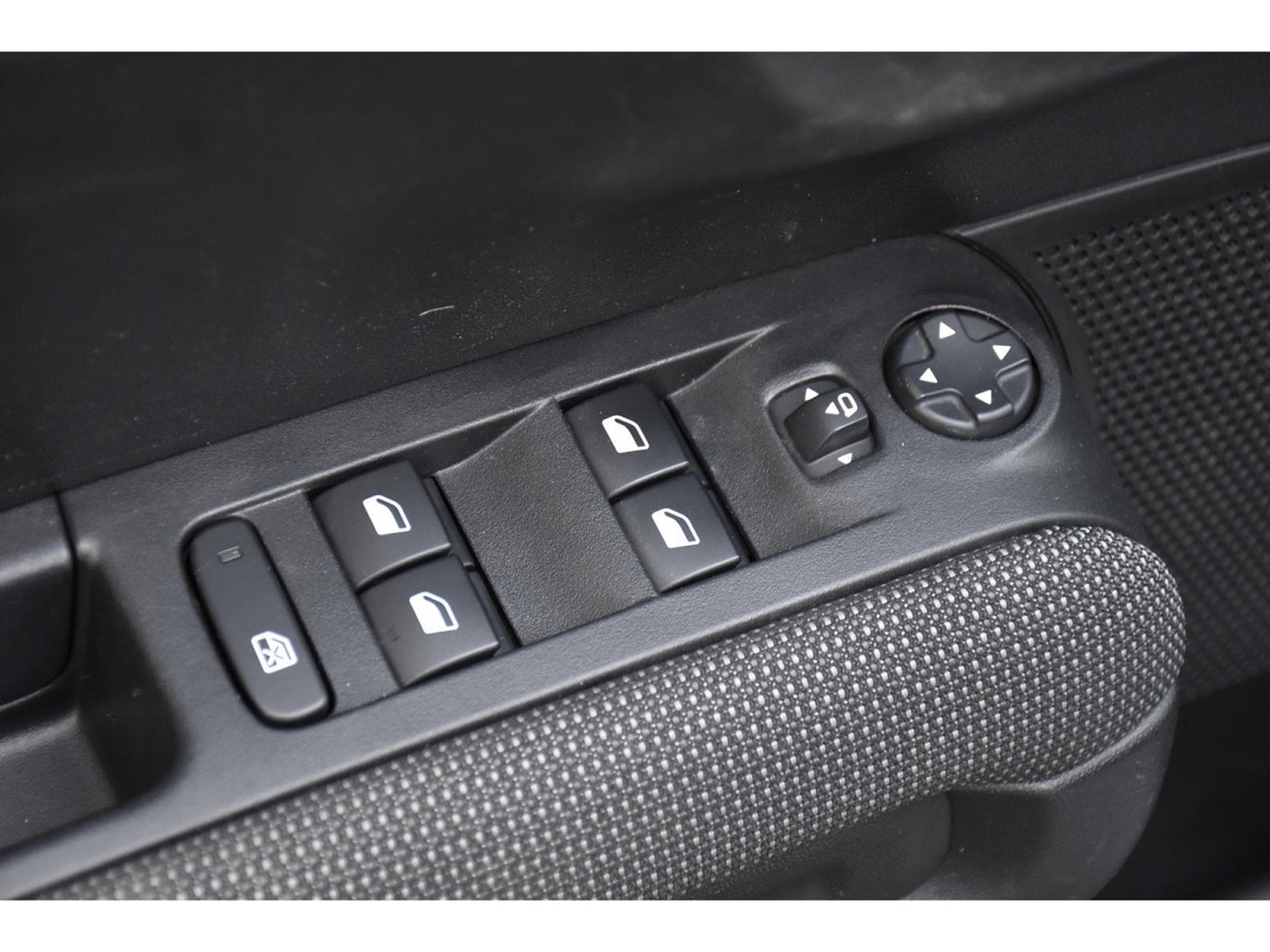 Citroën C3 Aircross Aircross 1.5 BlueHDI Shine REGUL GPS LANE (2022) - Foto 18