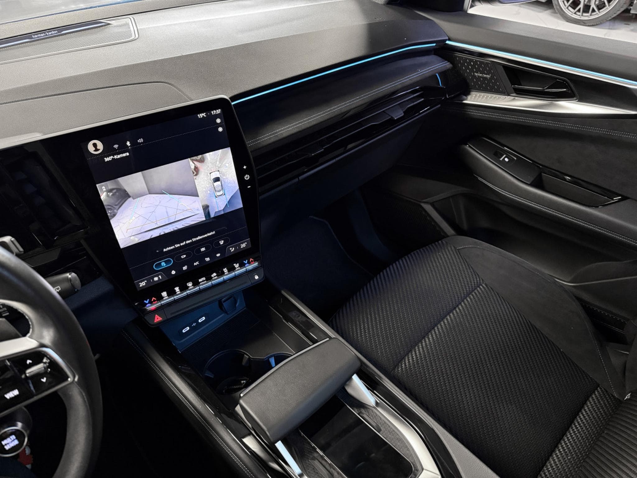 Renault Austral Iconic Esprit Alpine Mild Hybrid (2023) - Photo 10