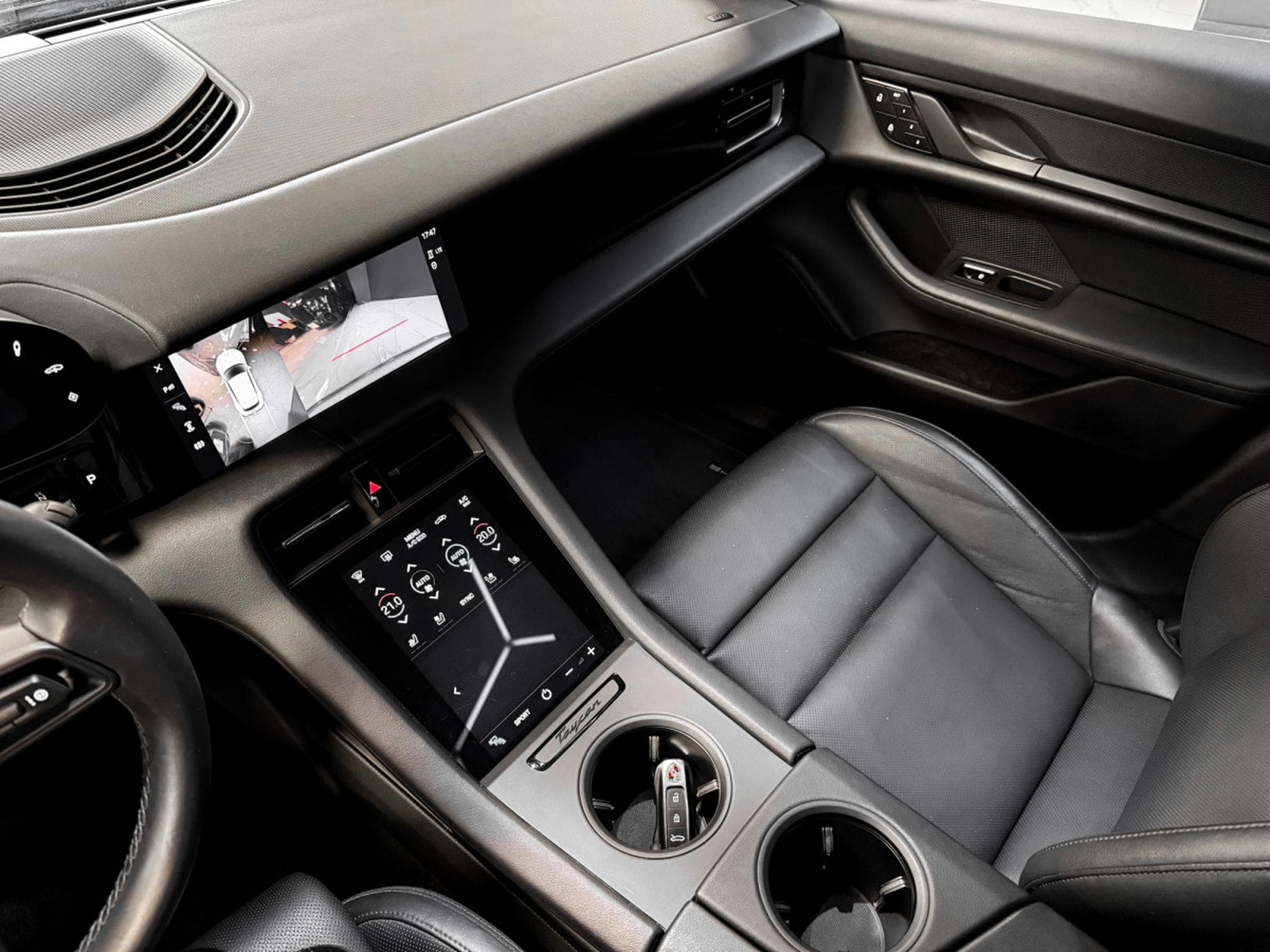 Porsche Taycan Sport Turismo / PERFORMANCE / PANO / PDLS + / 360° (2023) - Photo 10