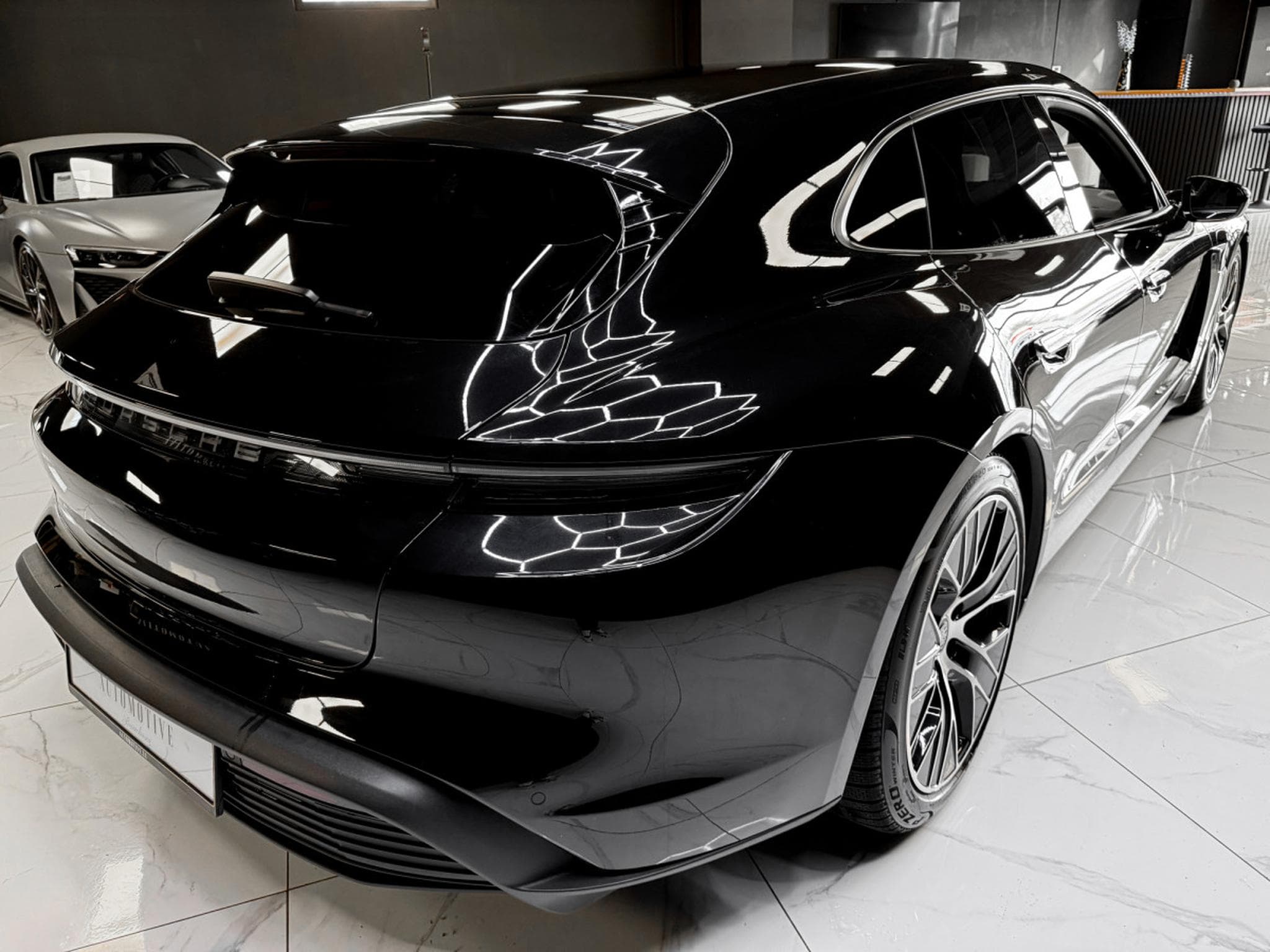 Porsche Taycan Sport Turismo / PERFORMANCE / PANO / PDLS + / 360° (2023) - Photo 14