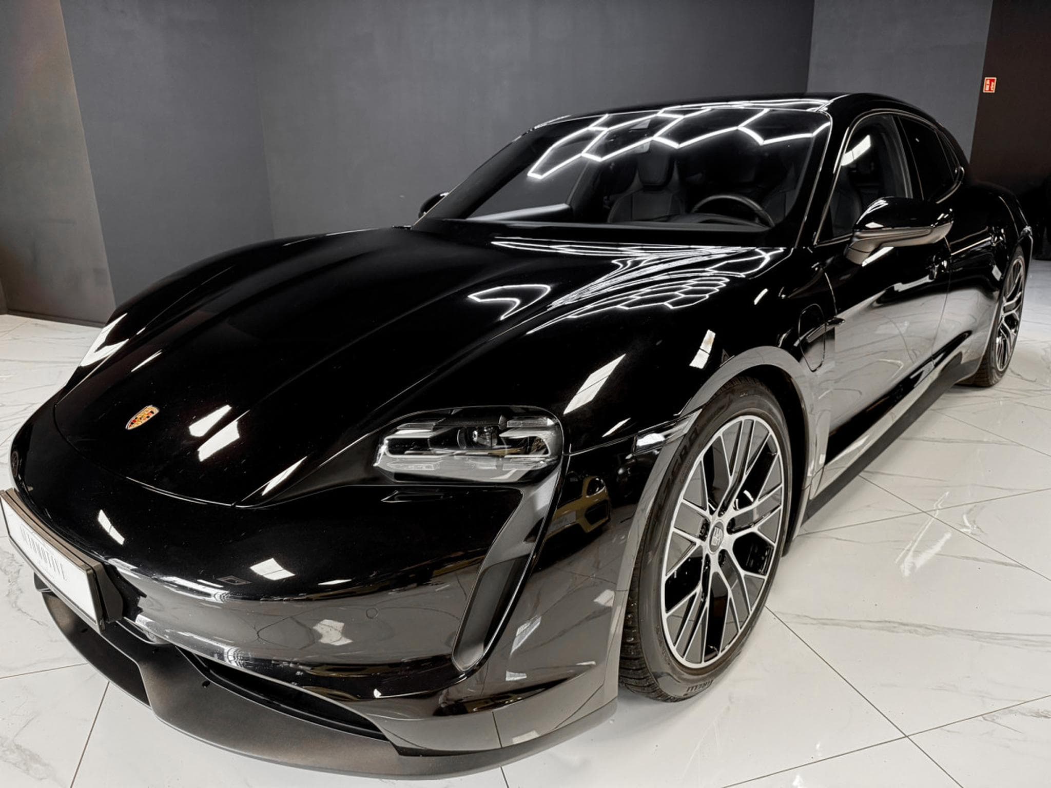 Porsche Taycan Sport Turismo / PERFORMANCE / PANO / PDLS + / 360° (2023) - Photo 15