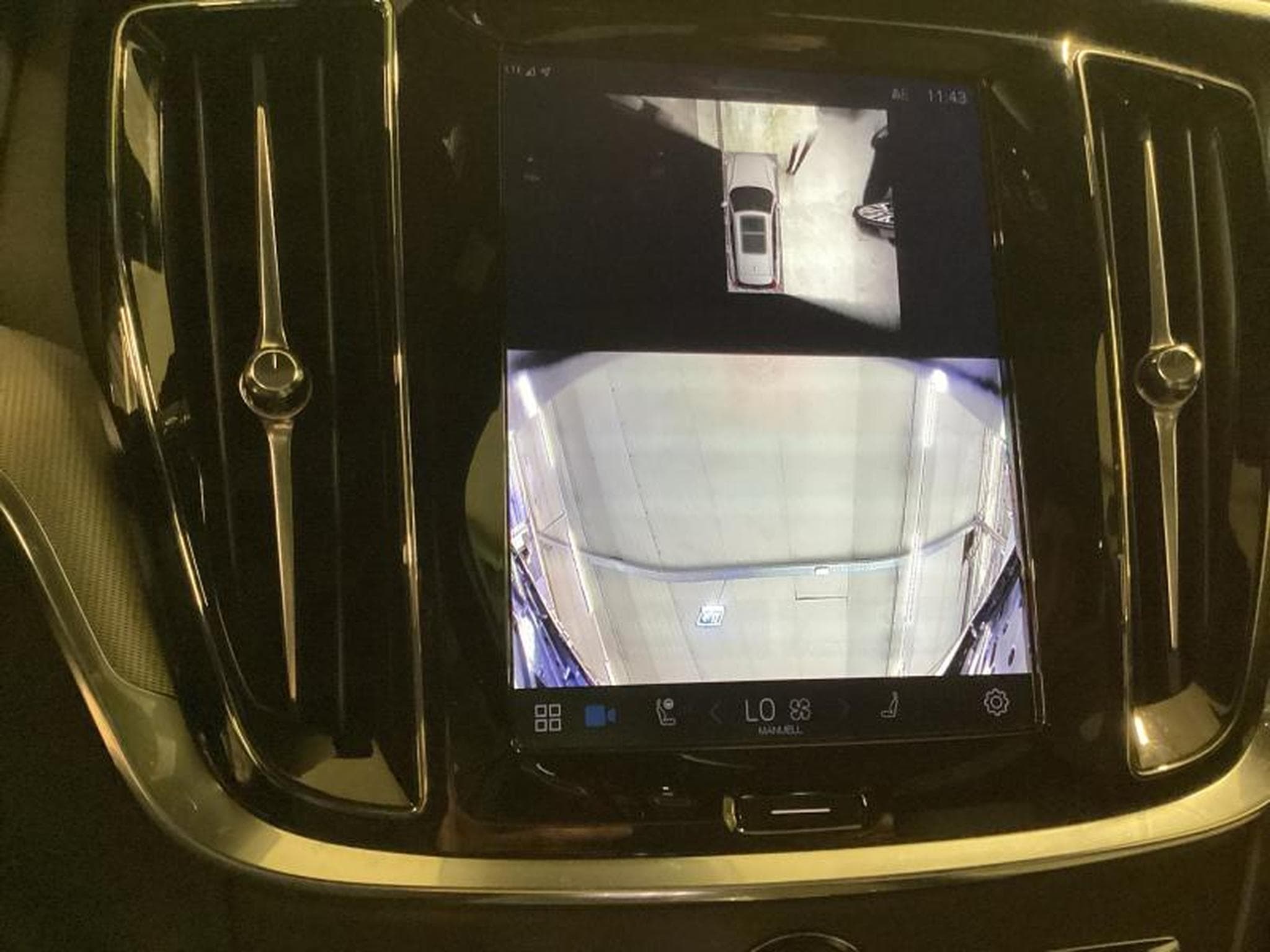 Volvo V60 B4 Plus Dark / Essence (2025) - Photo 17